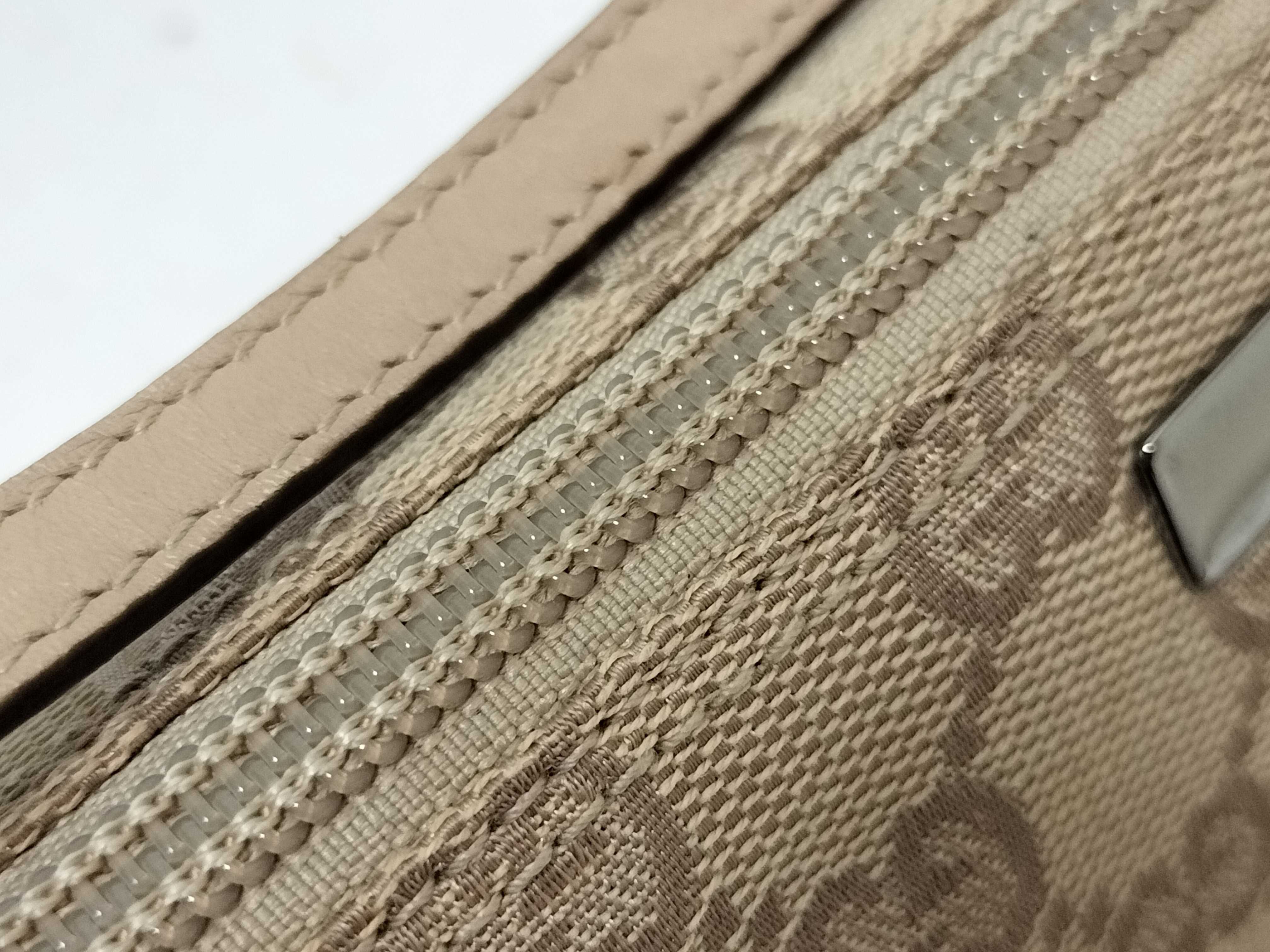 GG Canvas Gucci Accessory Pouch Handbag Beige GG Canvas 07193 2123 Pouch — view 6