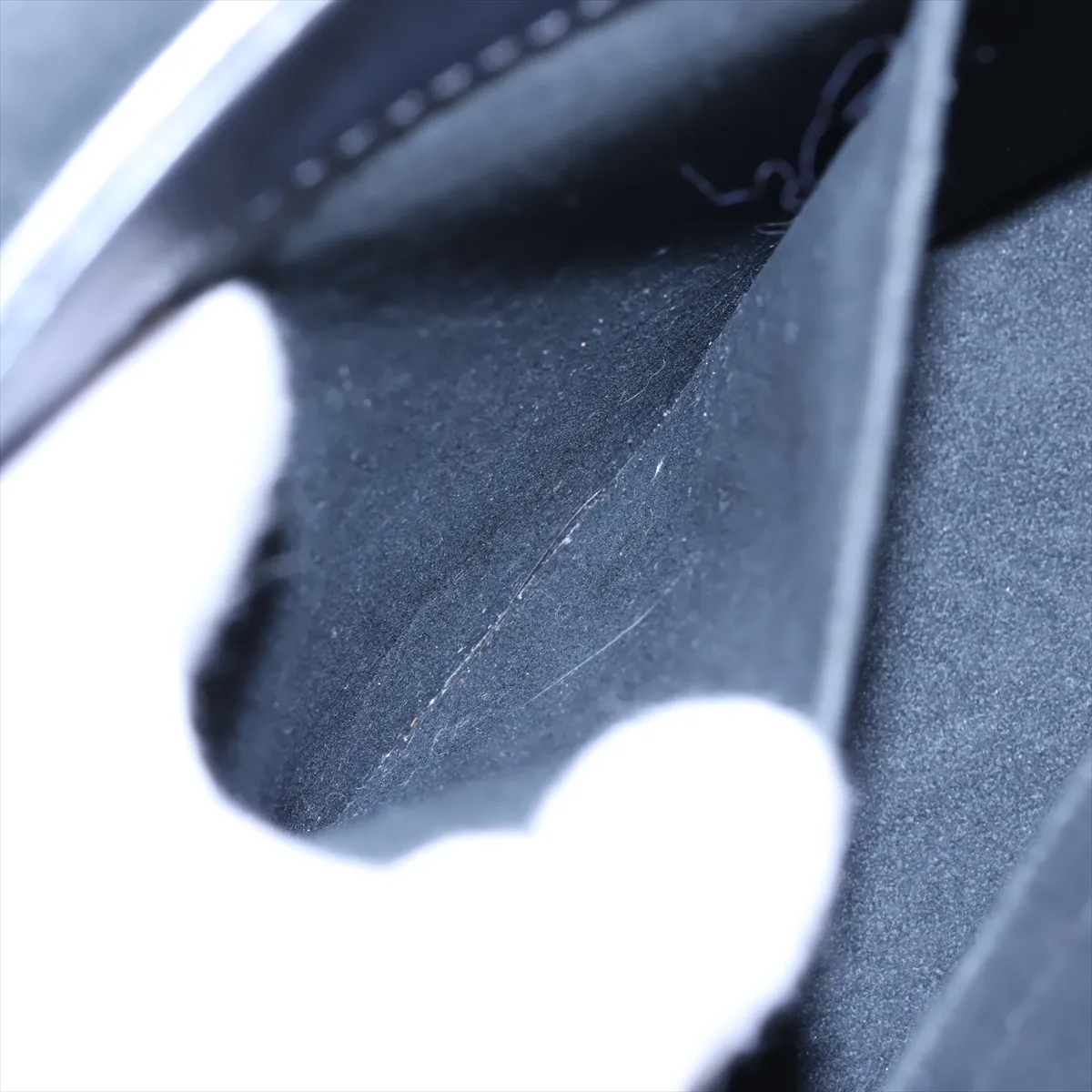 LV Logo Lockme Ever MM M51395 DU3198 Black — view 10