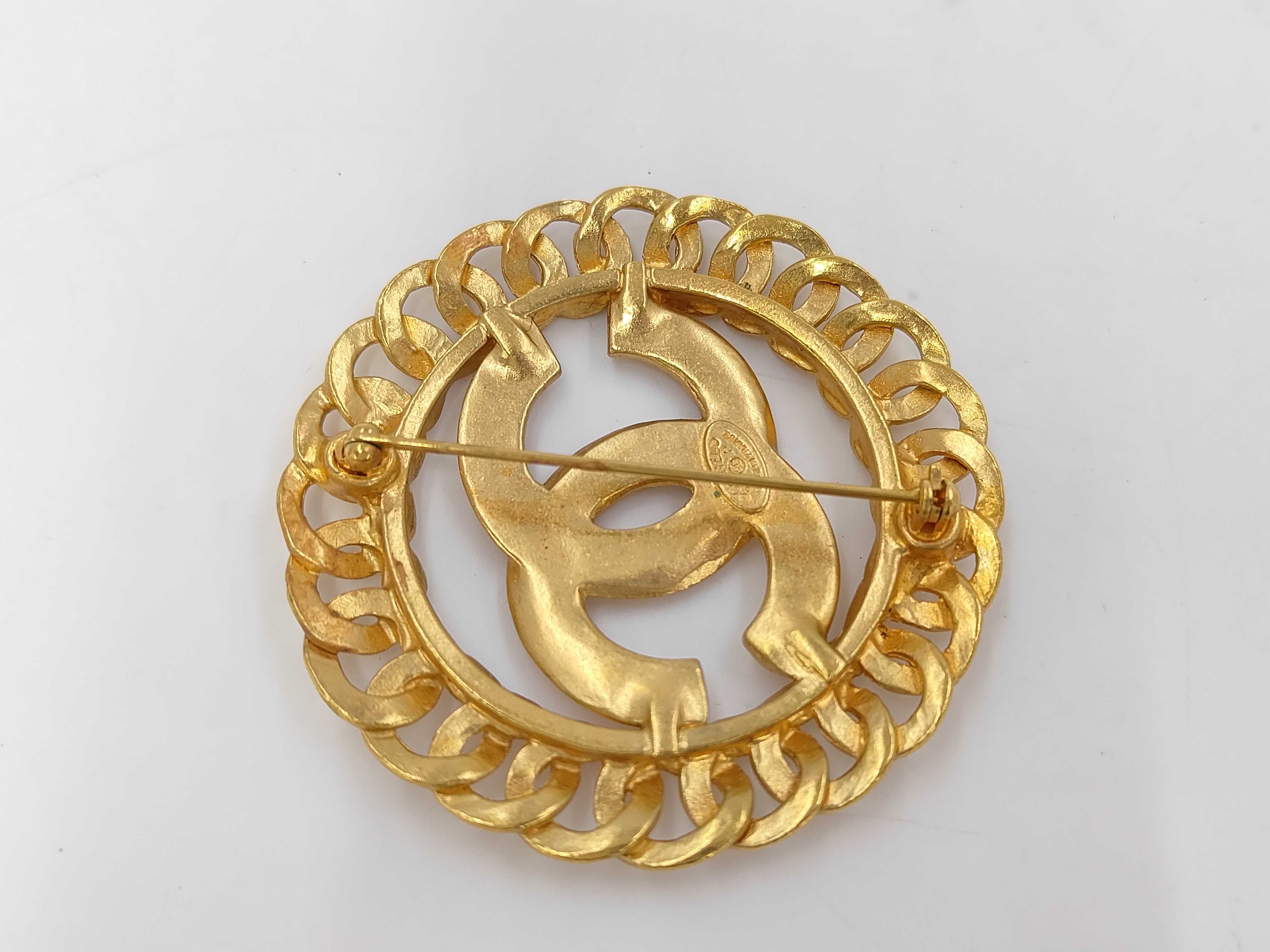 Coco Mark Chain 96P Gold Color Brooch — view 2