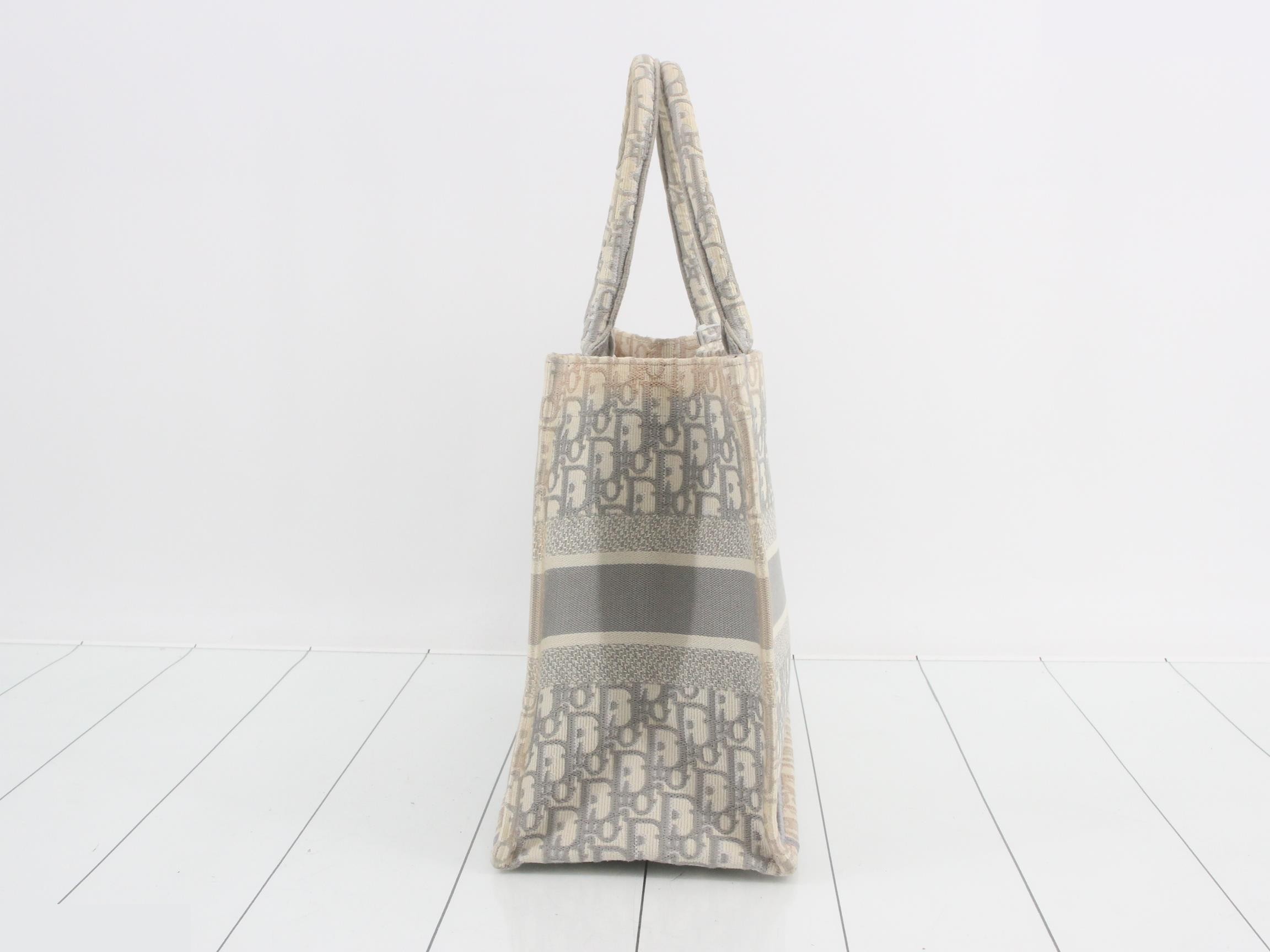 Book Tote — view 3
