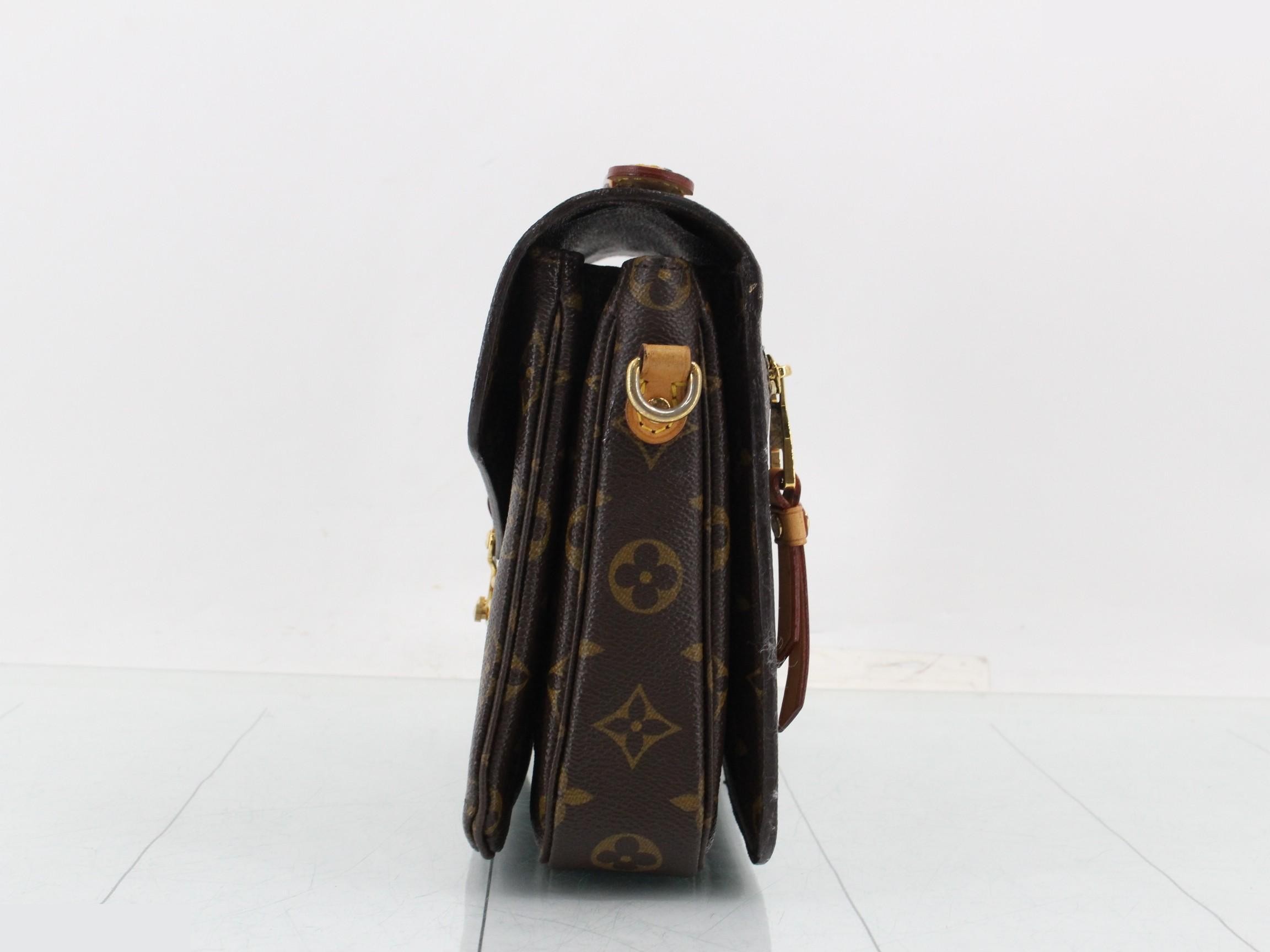 Pochette Metis Monogram Handbag/Shoulder Bag (2-Way) — view 3