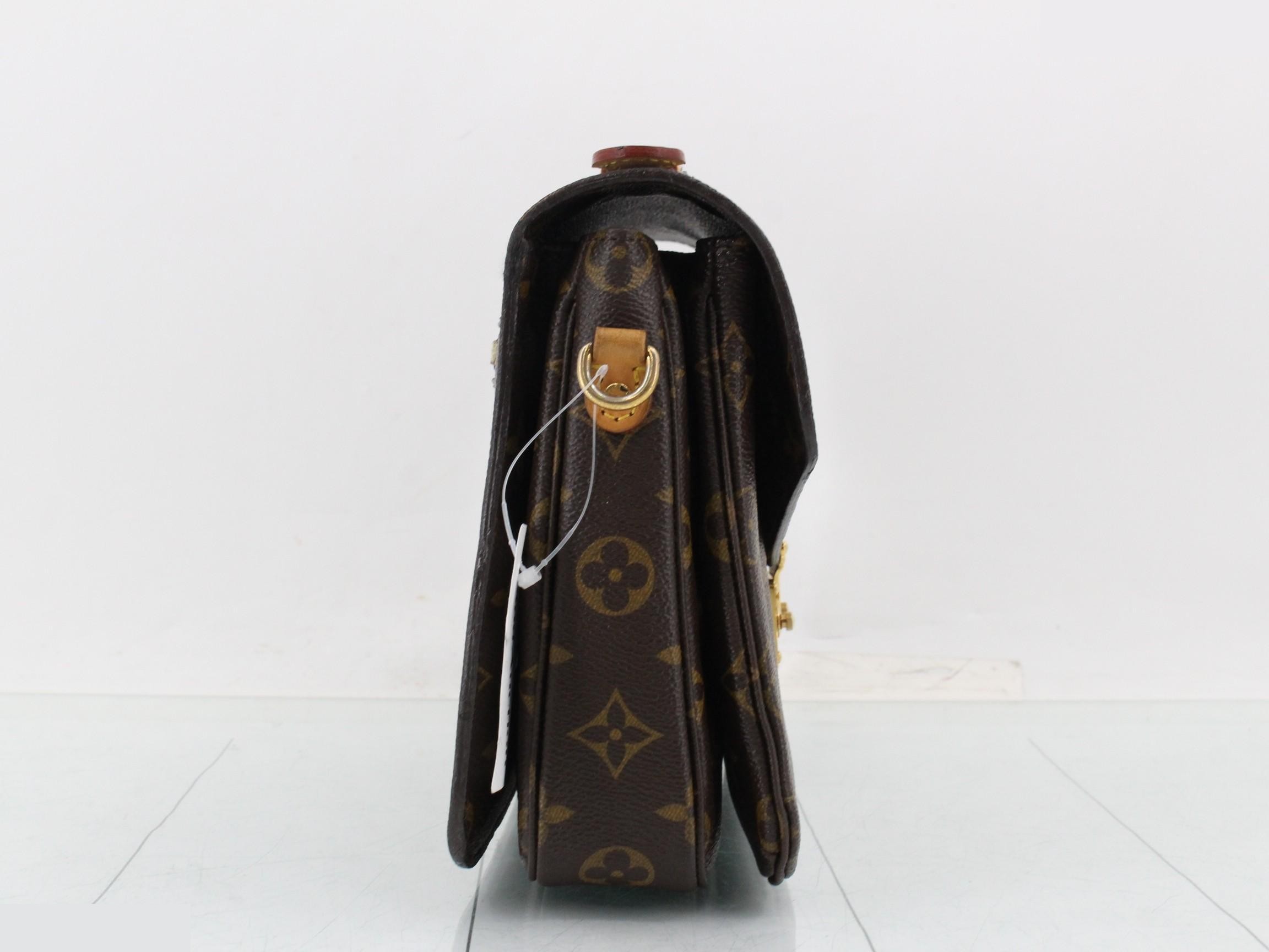 Pochette Metis Monogram Handbag/Shoulder Bag (2-Way) — view 4