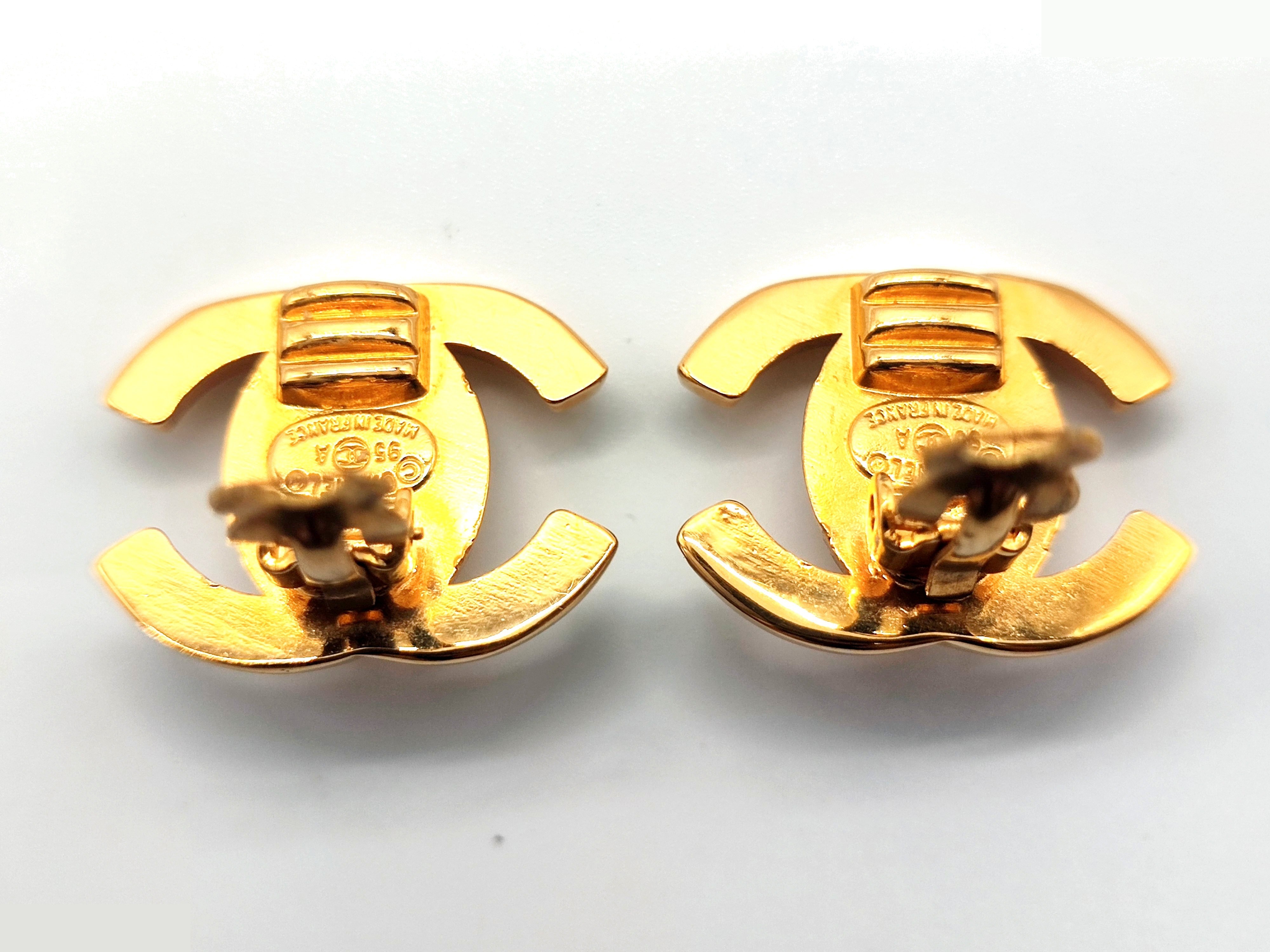 Coco Mark Turnlock Earrings 95A — view 4