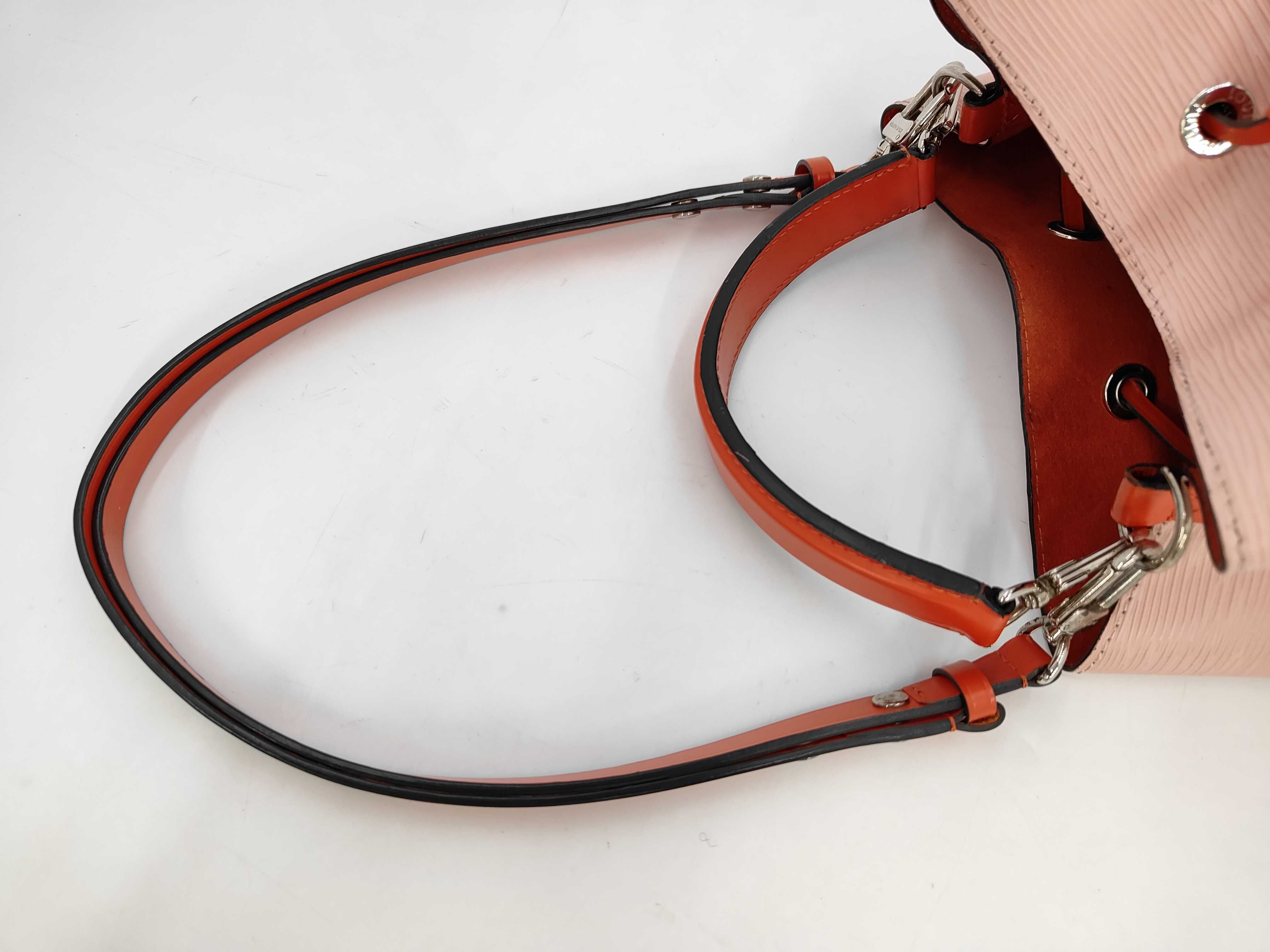 Epi NeoNoe Bucket Bag M54370 Handbag — view 5