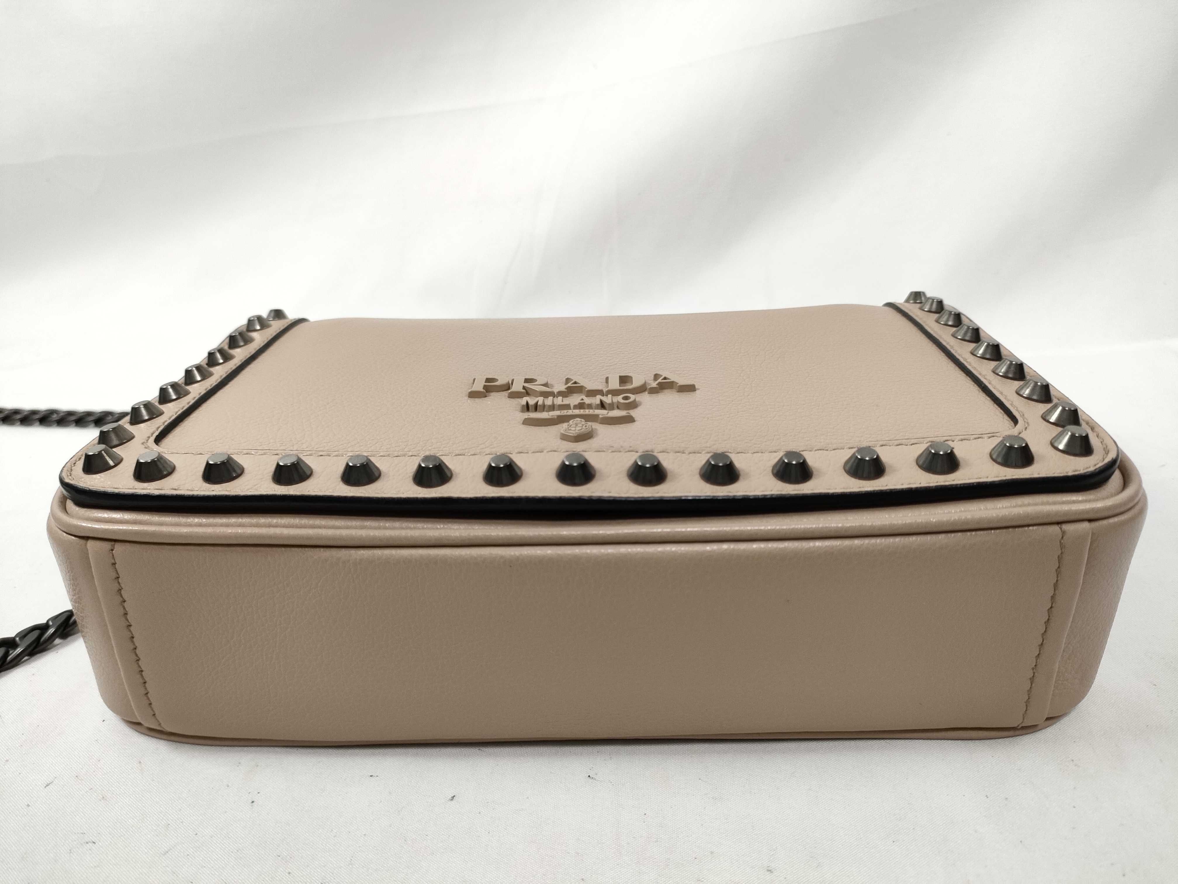 Leather x Stud Chain Shoulder Bag Beige 1BD147 Shoulder Bag — view 5