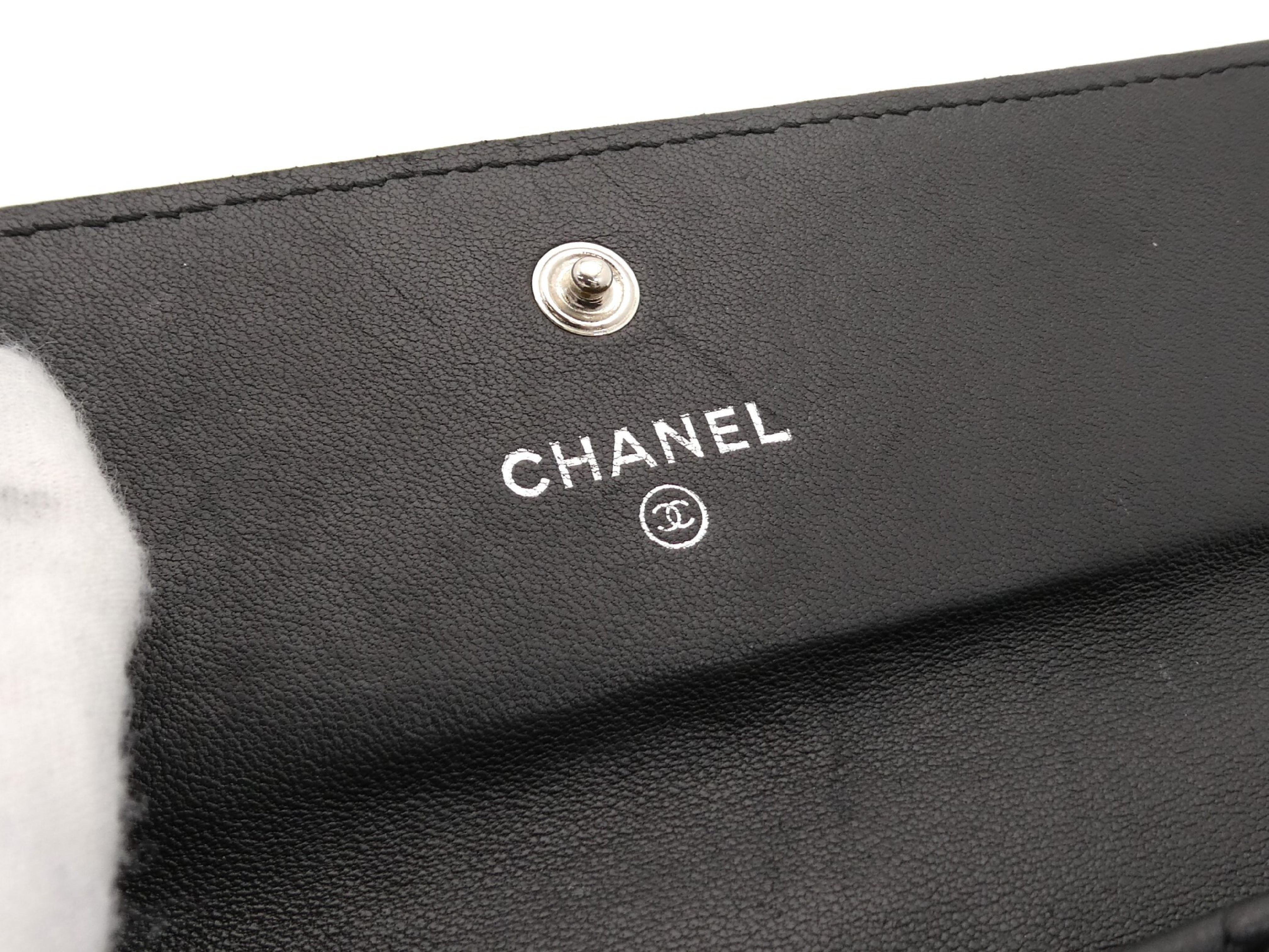 Matelassé Coco Mark Wallet — view 8