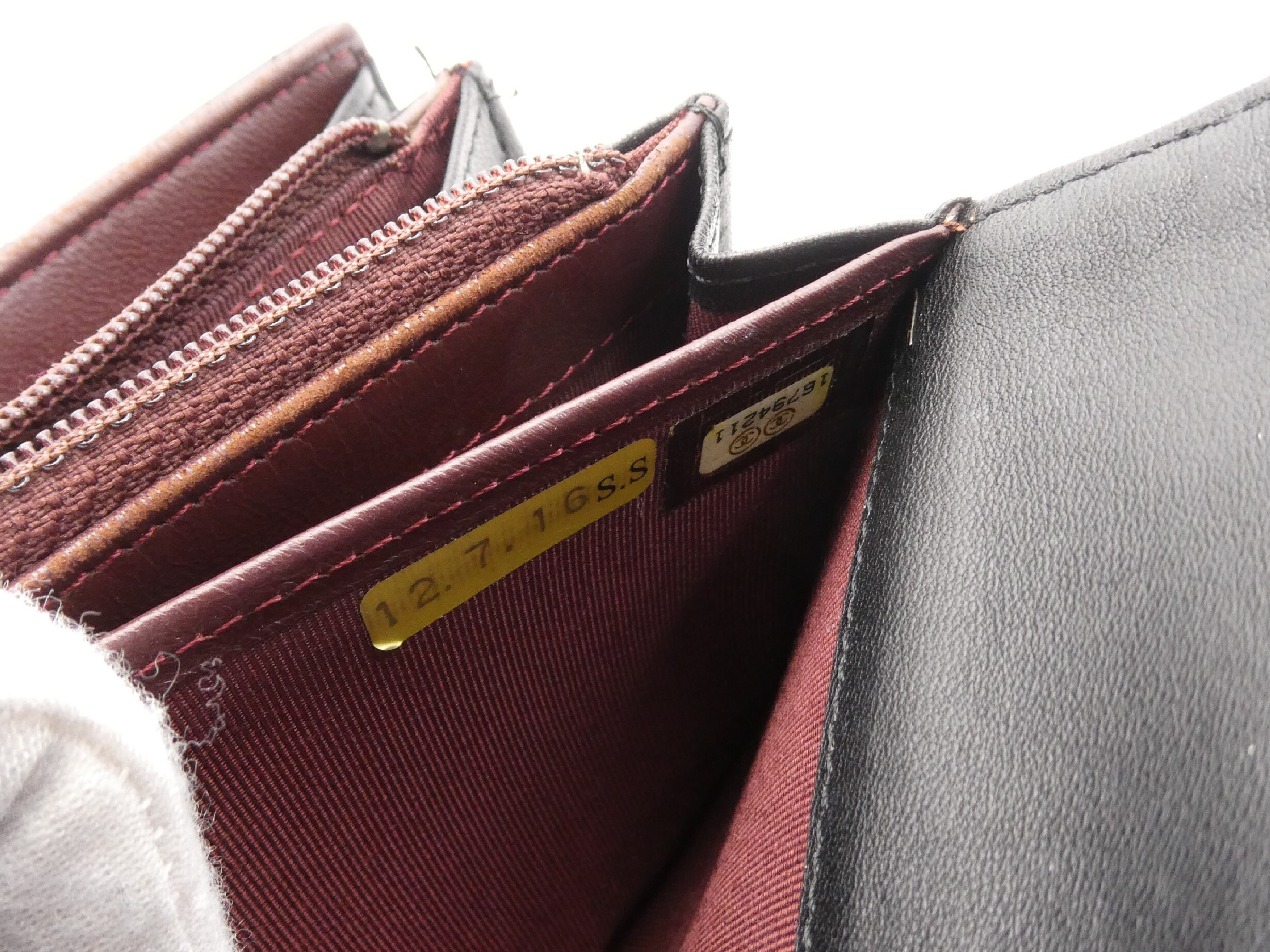 Matelassé Coco Mark Wallet — view 9