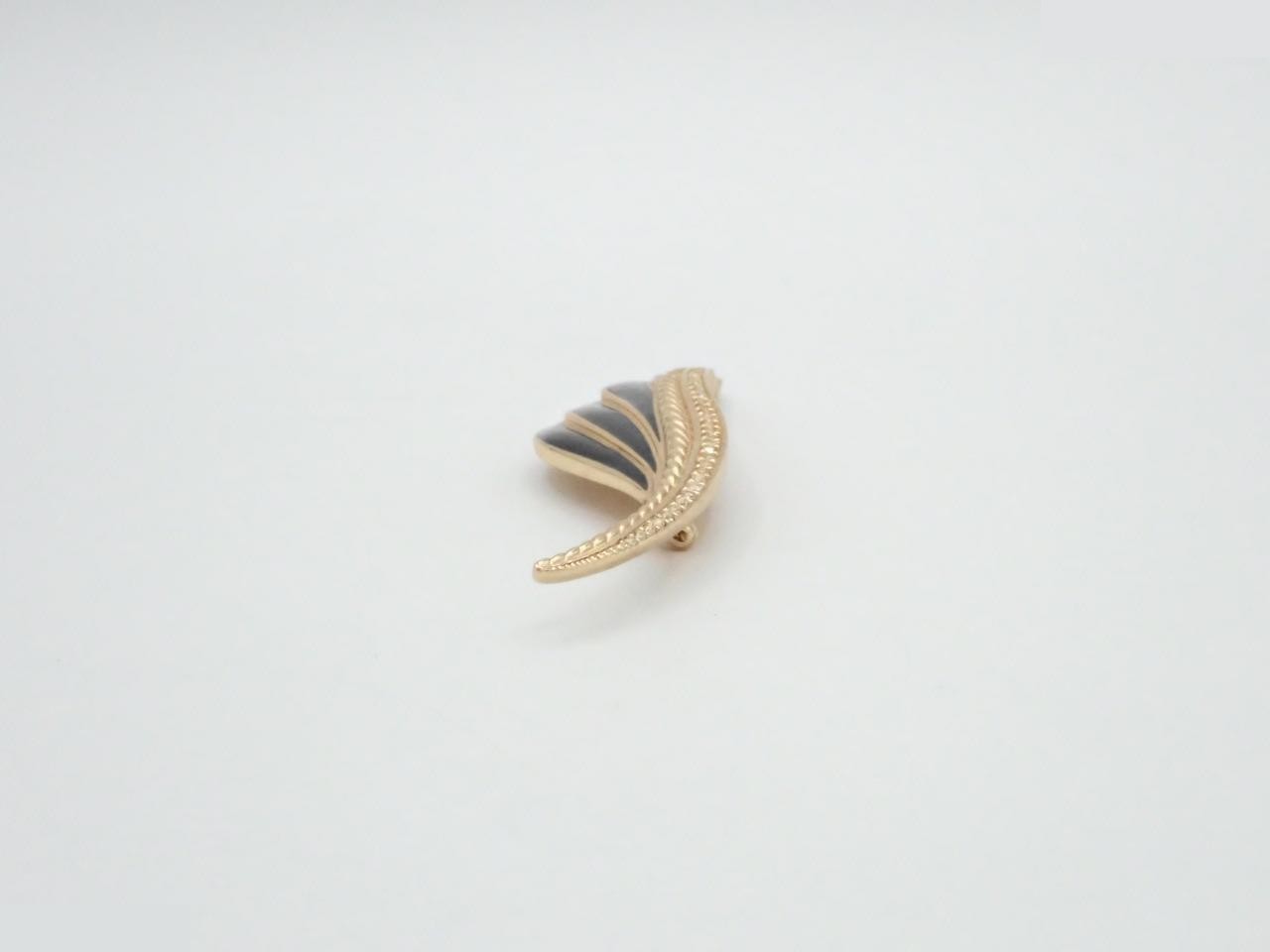 Brooch, feather motif, rhinestone, gold, black — view 3