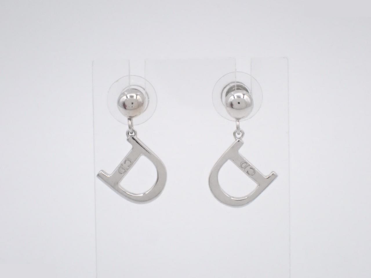 Other lines: Precious metals and earrings