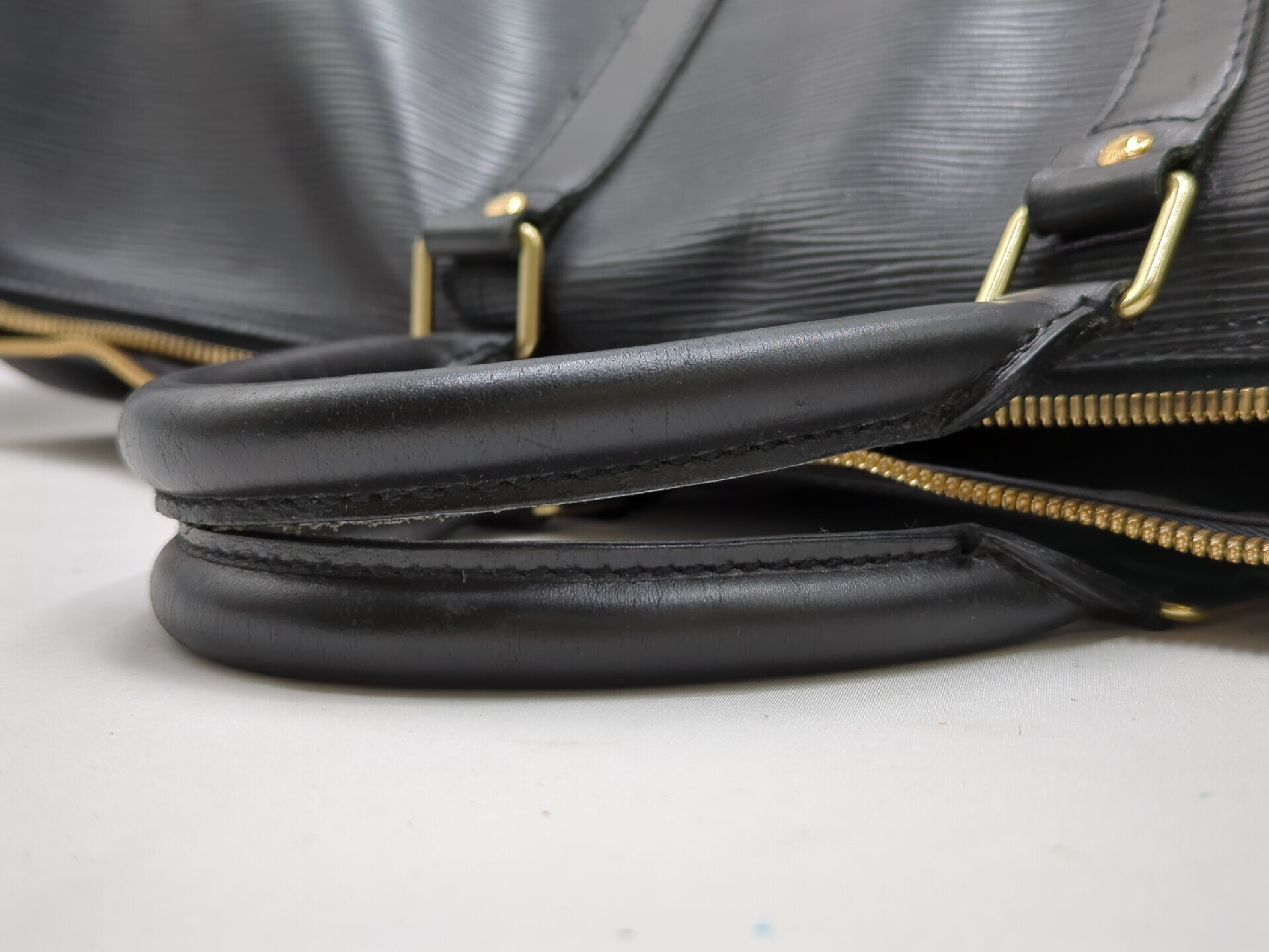 Epi Keepall 60 Black Boston Bag — view 6