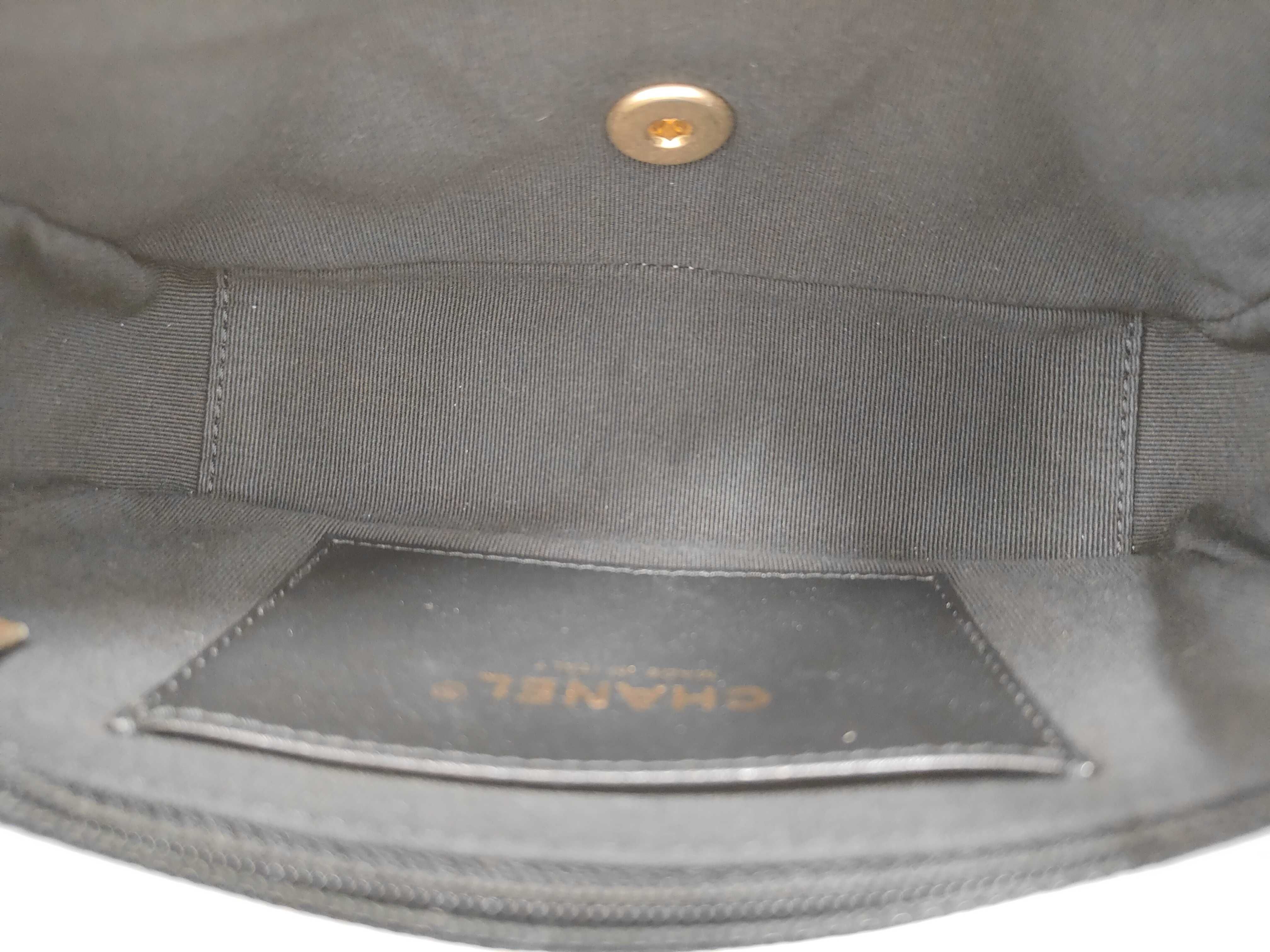 Caviar Skin Plate White Chain Shoulder Bag — view 9