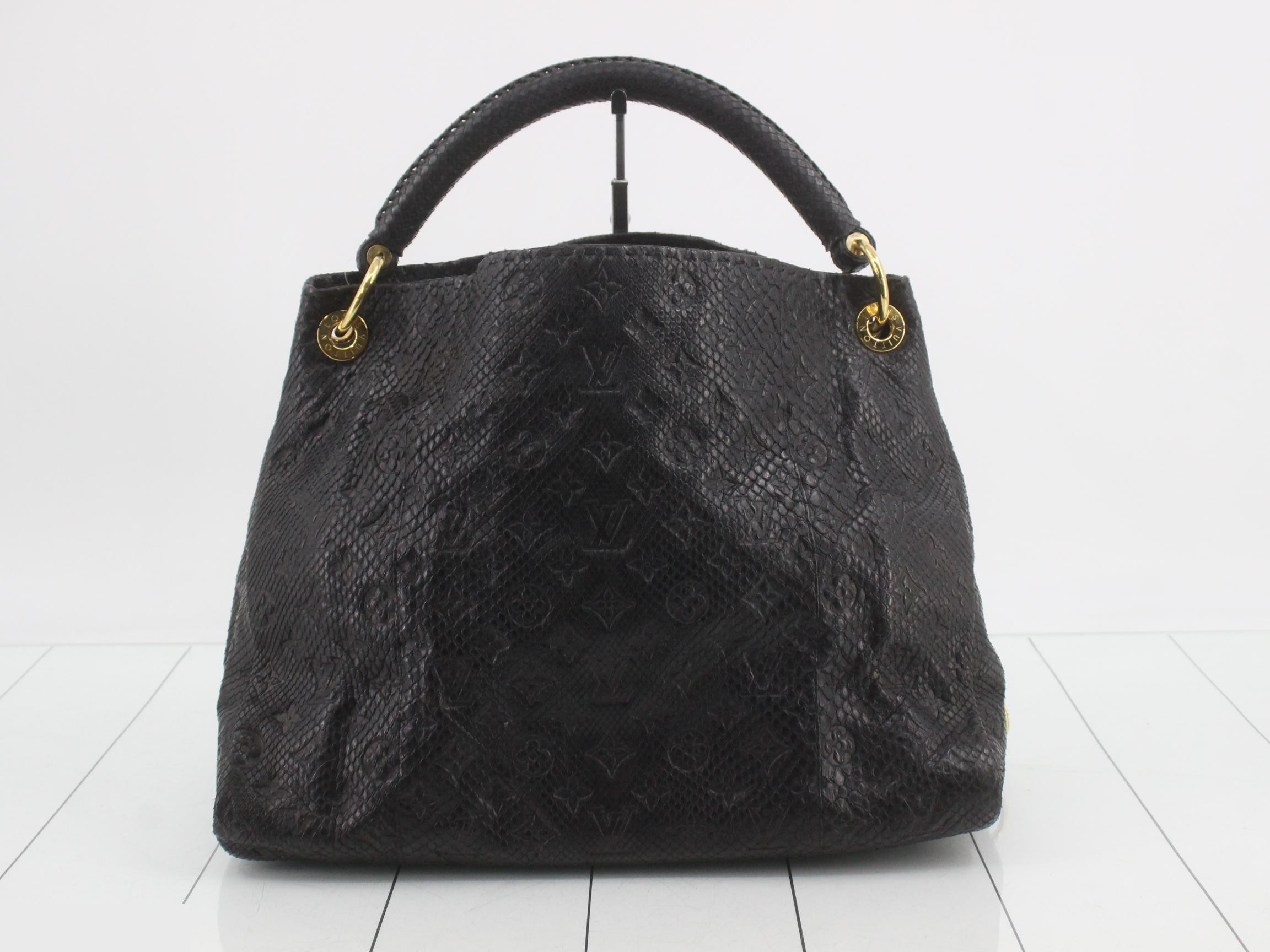 LV Artsy MM Shoulder Bag — view 2