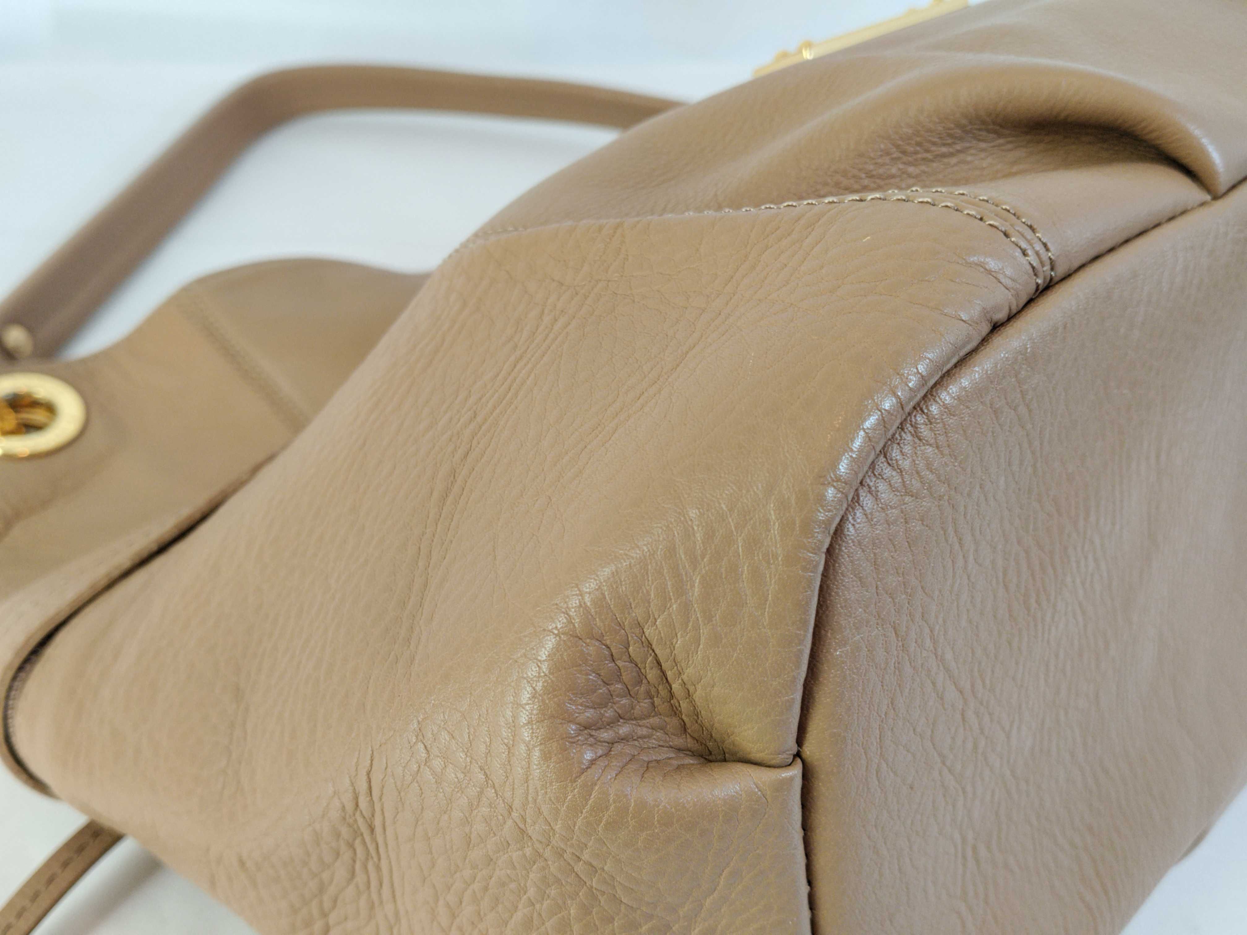 Blue Label Leather Beige One-Shoulder Bag — view 6