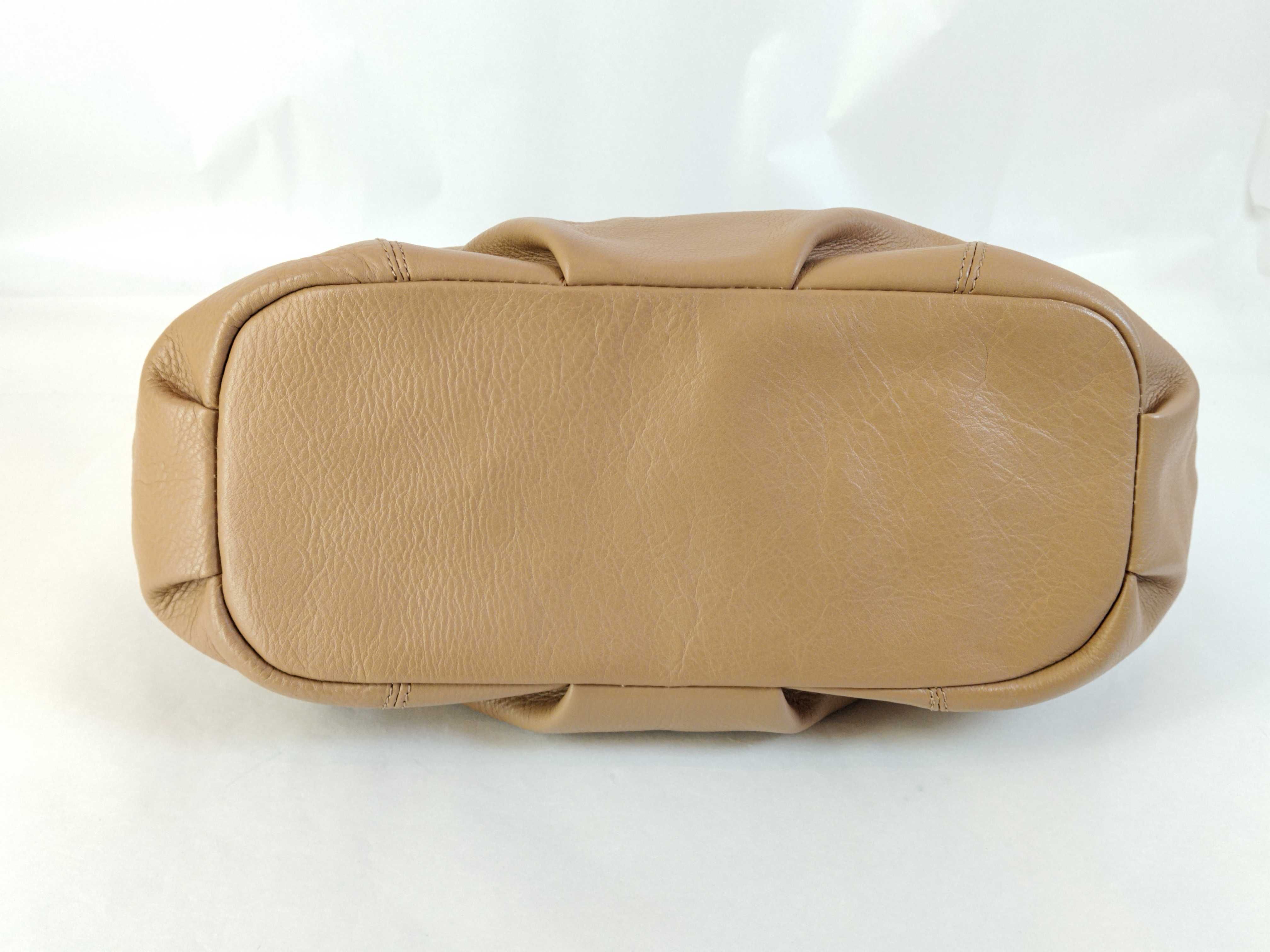 Blue Label Leather Beige One-Shoulder Bag — view 7