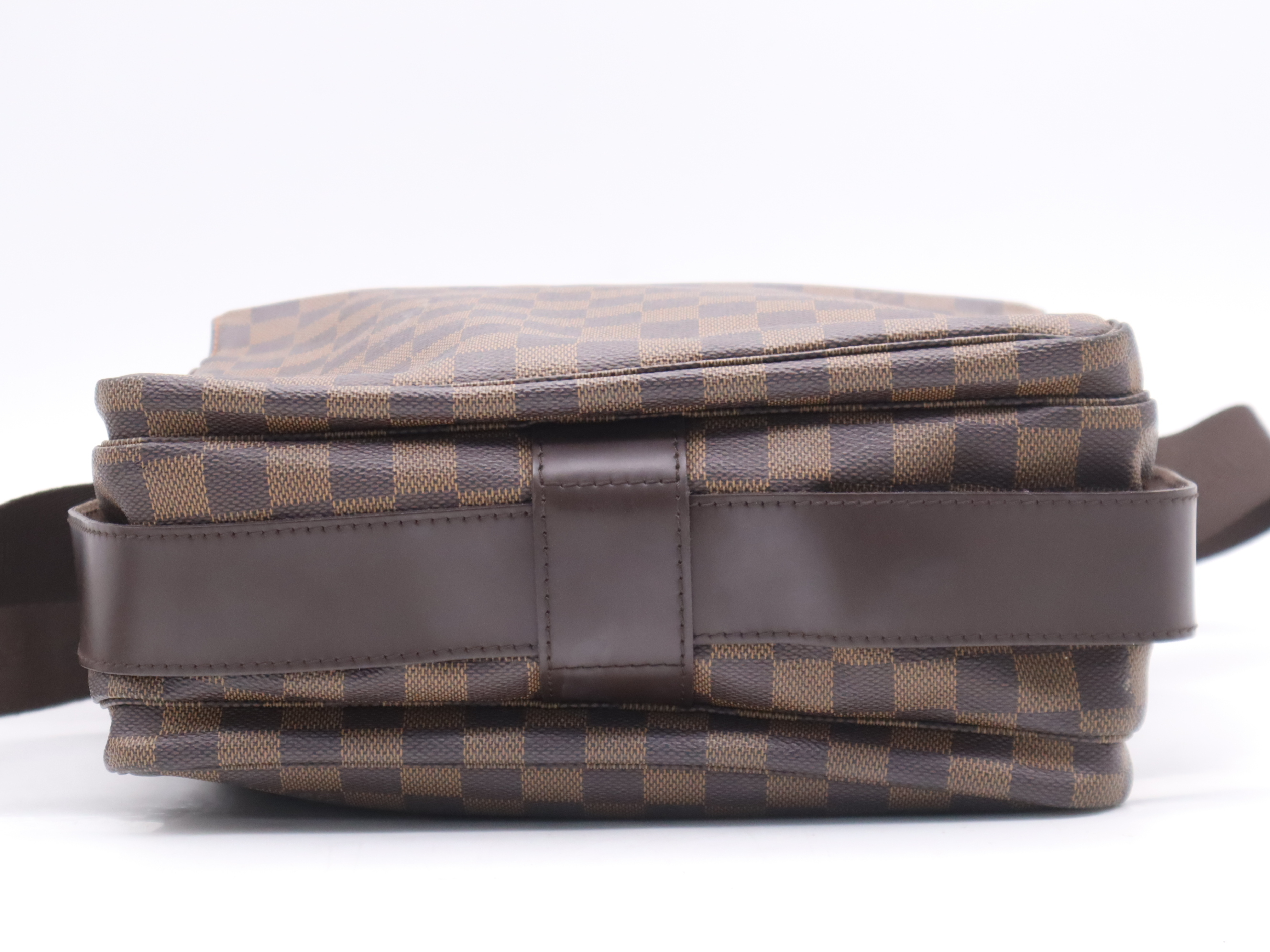 N45255 Damier Naviglio Shoulder Bag — view 4