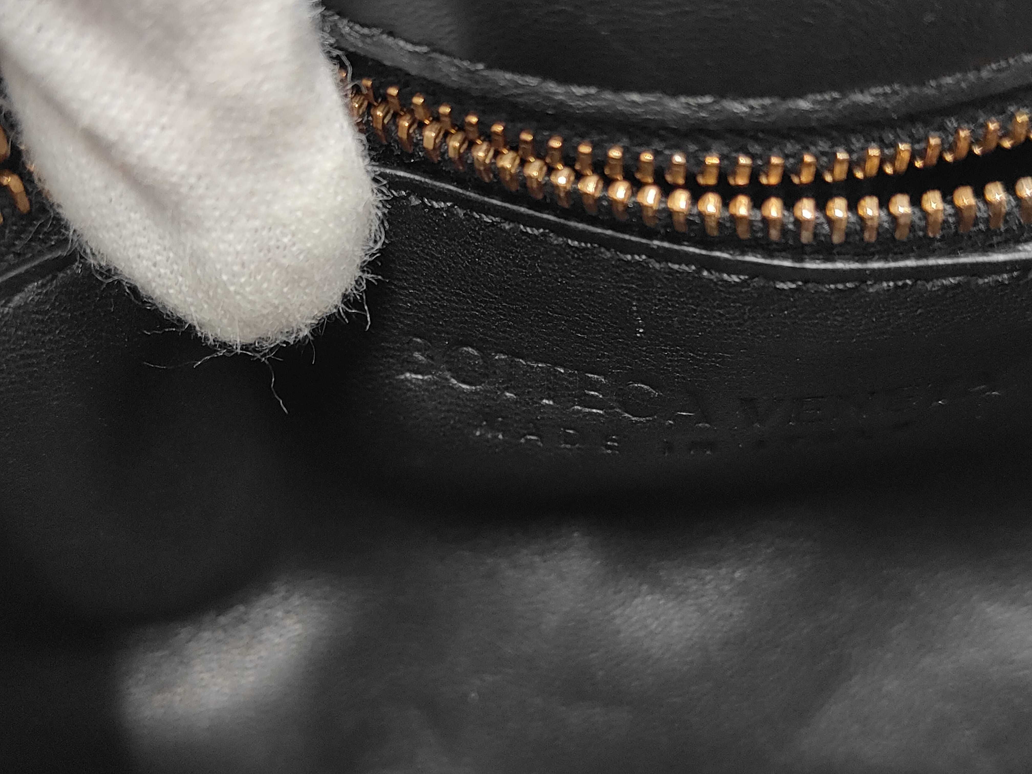 Intrecciato Bottega Veneta Chain Cassette 2-Way Shoulder Bag Black Shoulder Bag — view 9