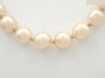 Faux pearl necklace, size 95A, neck circumference approximately 45cm