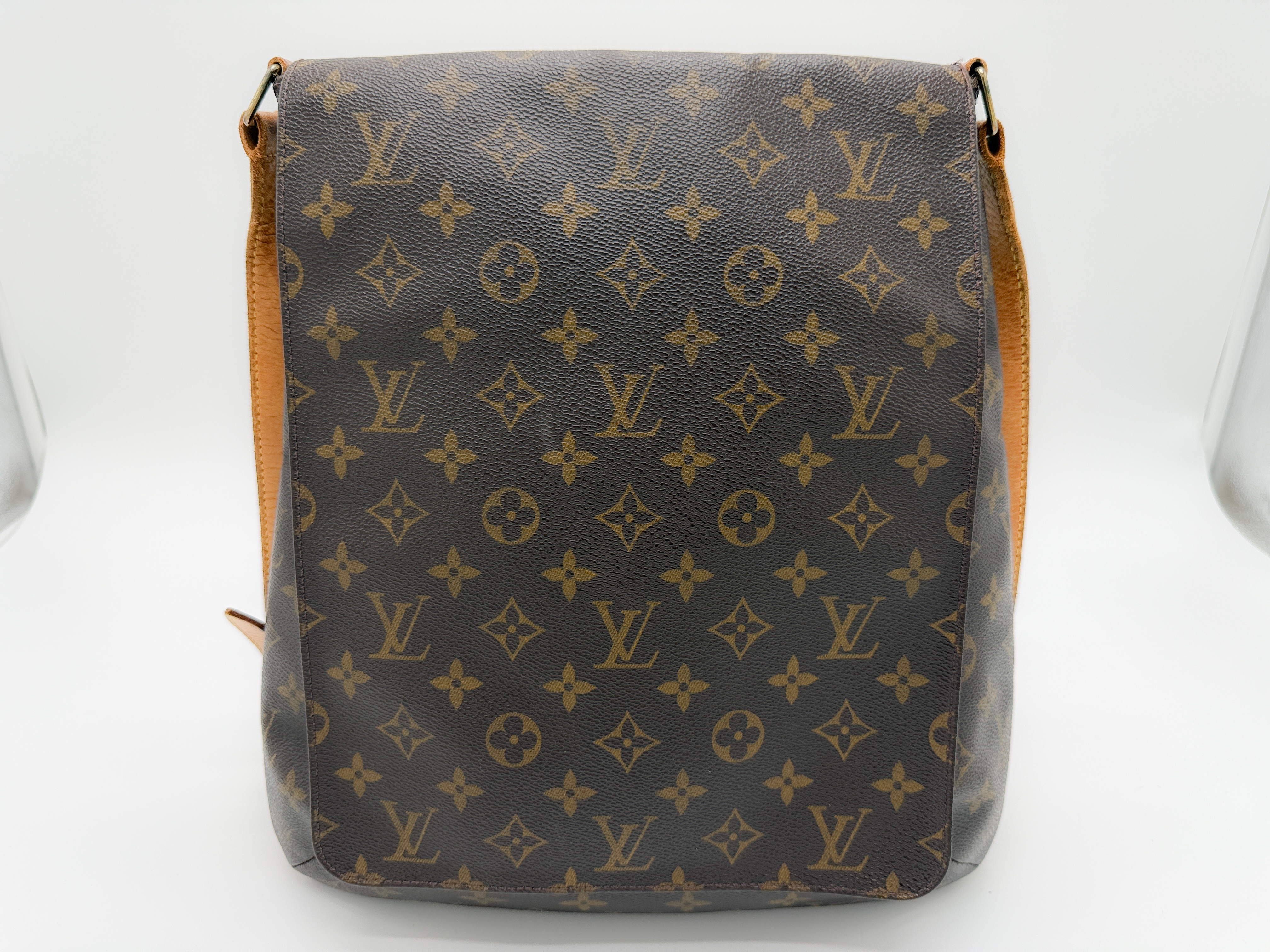 Monogram M51256 Musette AS1000 Shoulder Bag