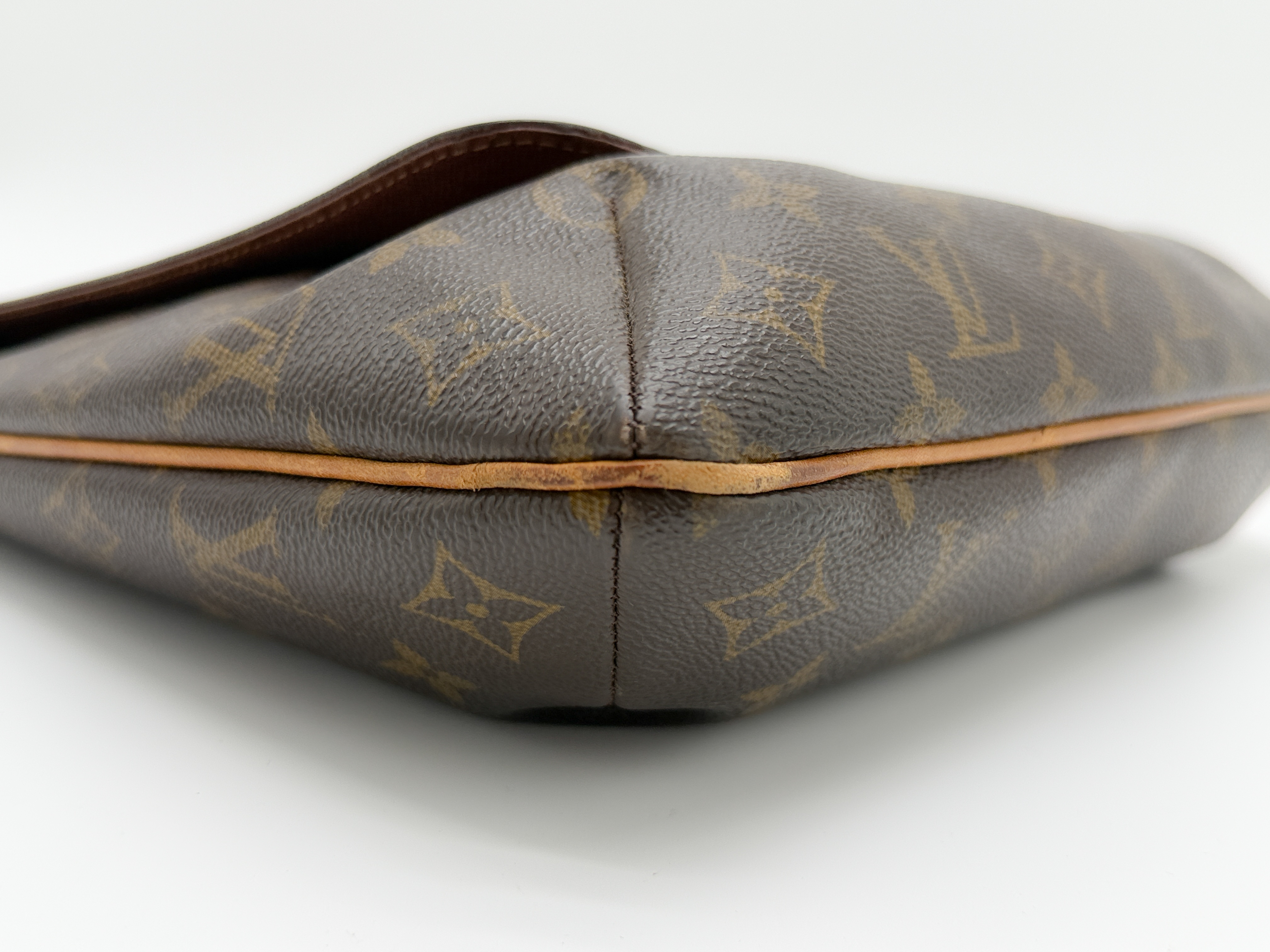 Monogram M51256 Musette AS1000 Shoulder Bag — view 9