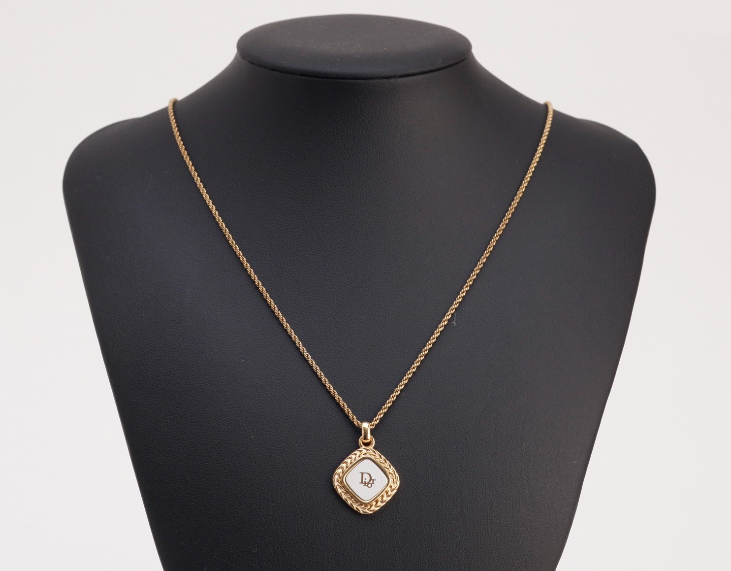 Other lines: Precious metals, necklaces, pendants, chain approximately 44cm — view 2