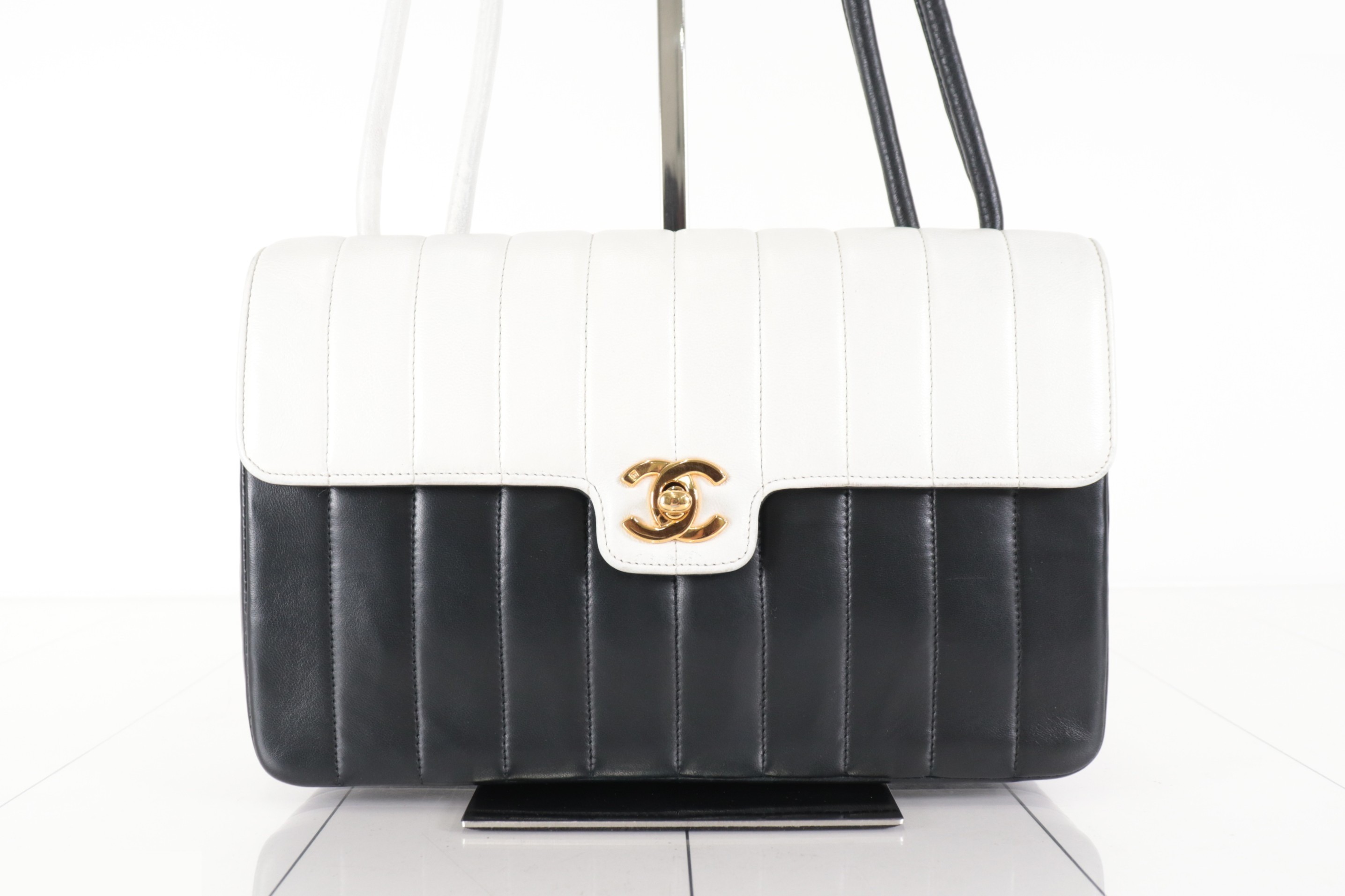 Two-tone lambskin shoulder bag, white/navy, item number 6. — view 2