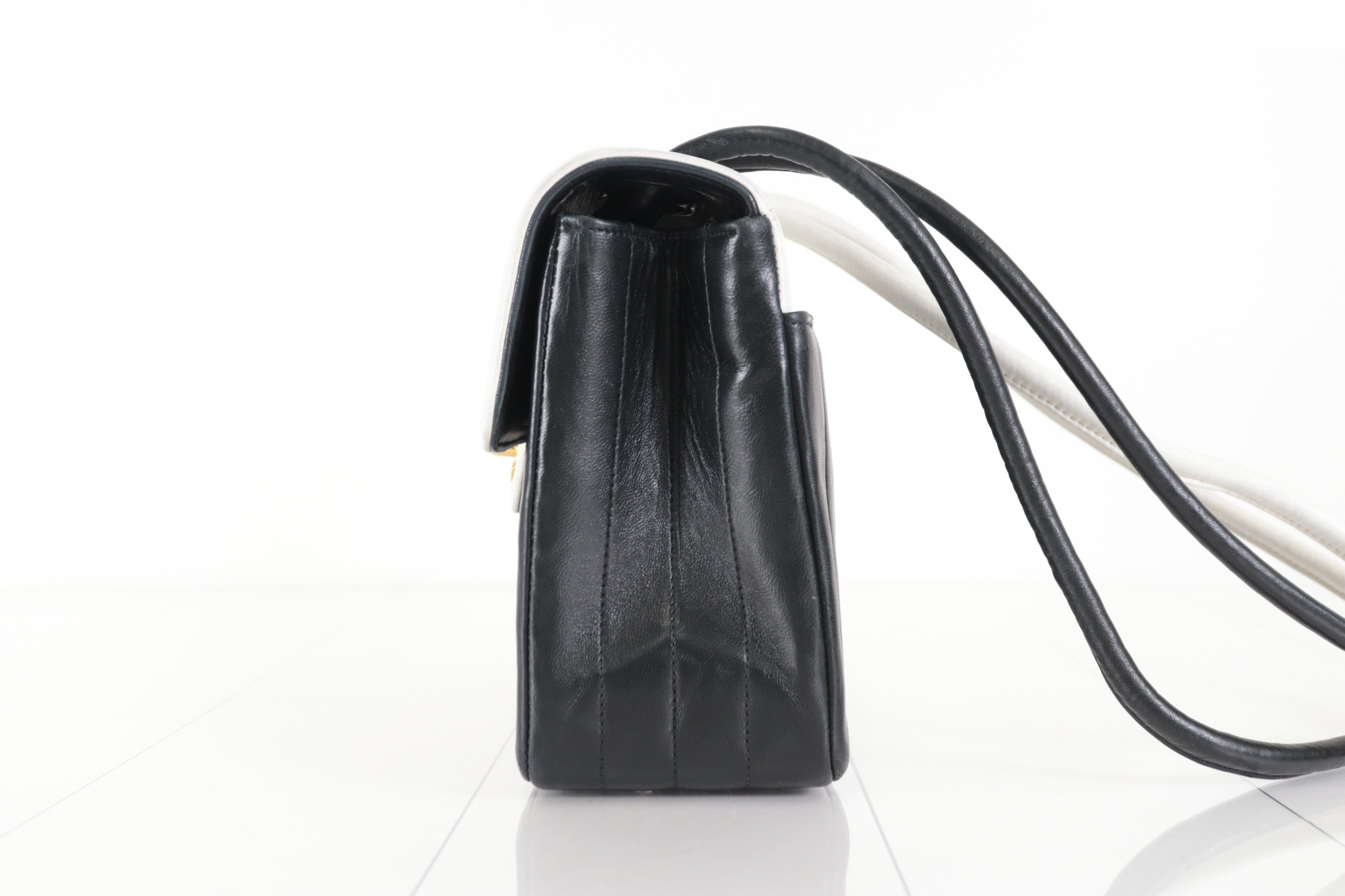 Two-tone lambskin shoulder bag, white/navy, item number 6. — view 5