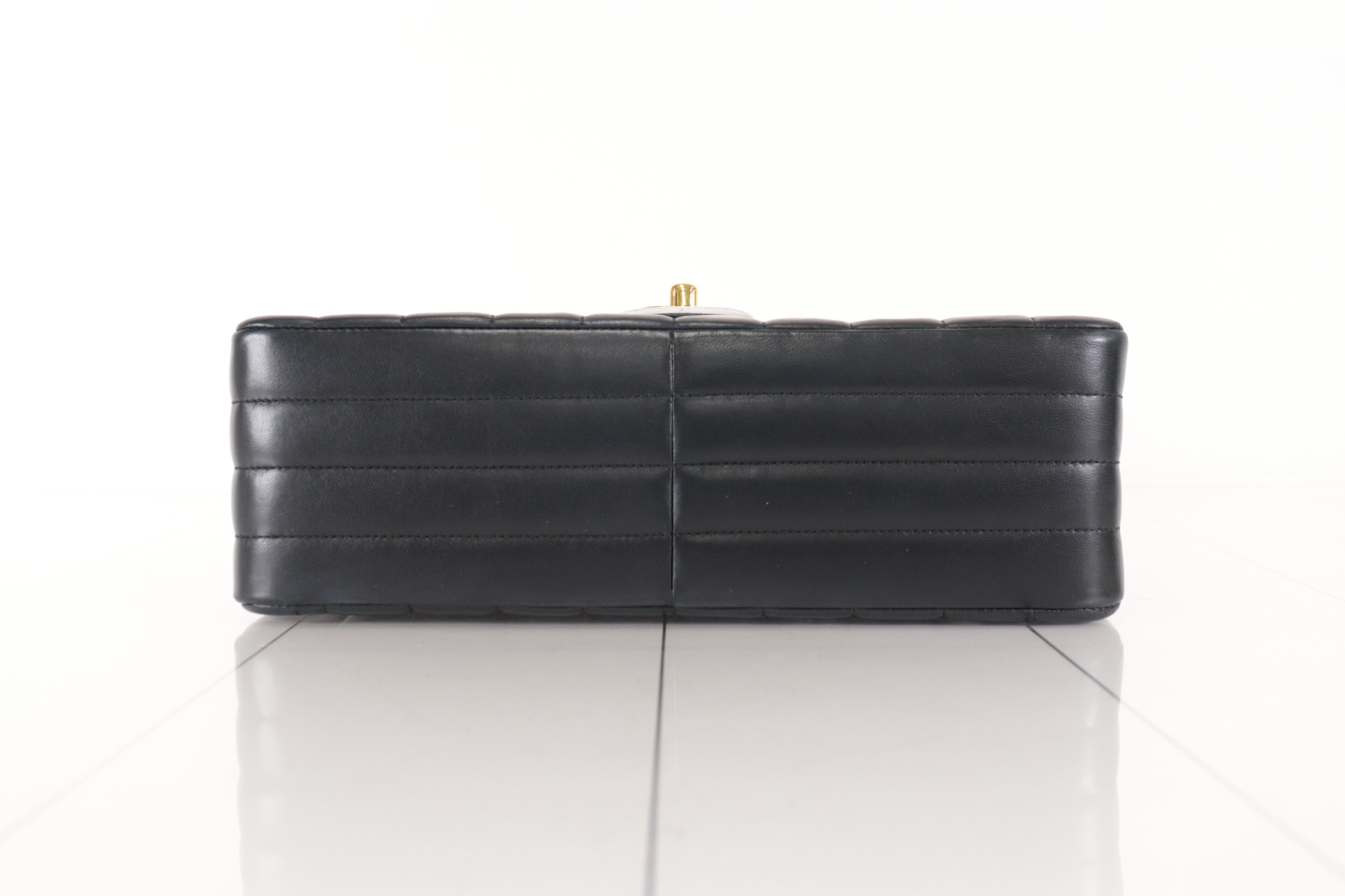 Two-tone lambskin shoulder bag, white/navy, item number 6. — view 7