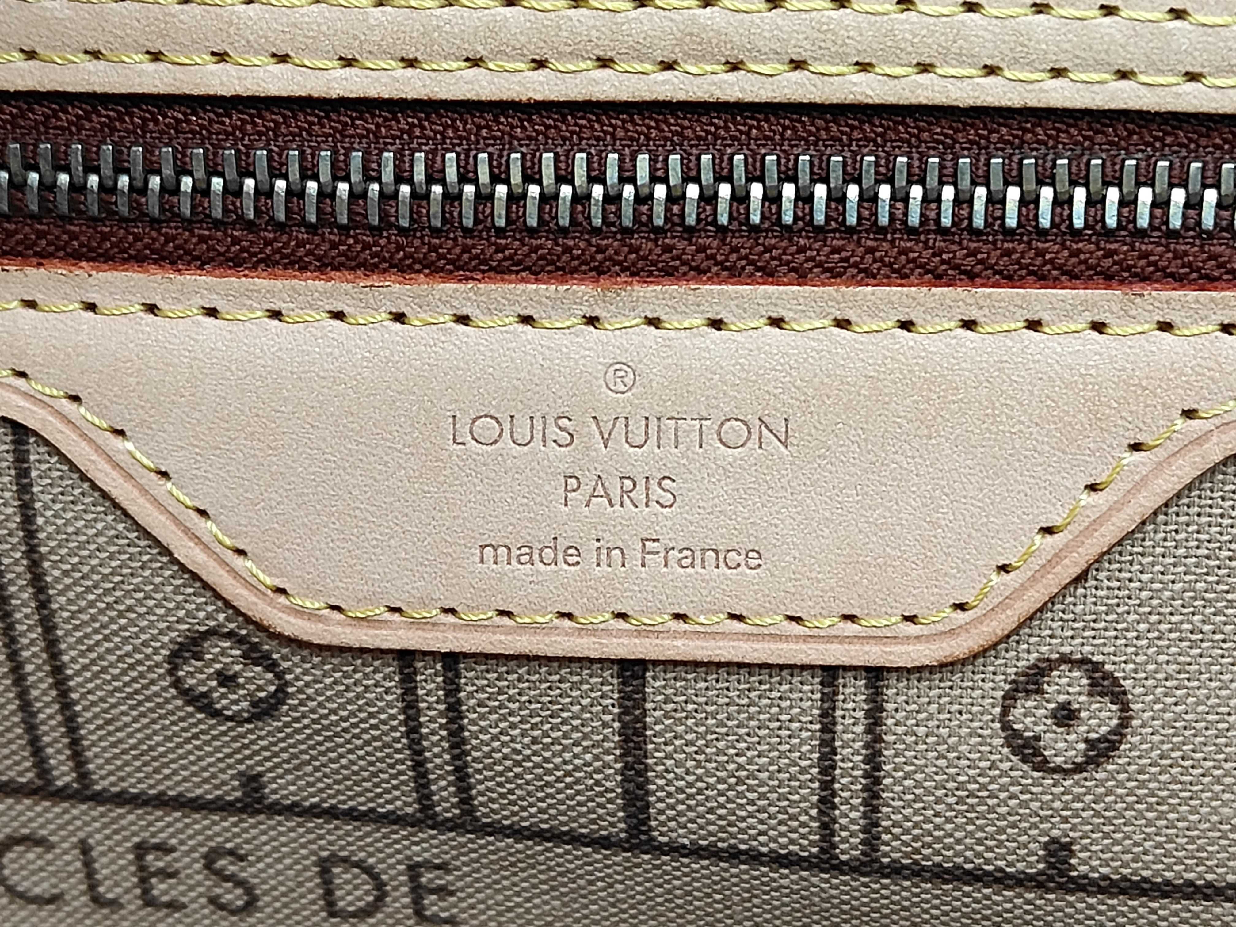 Monogram — view 9