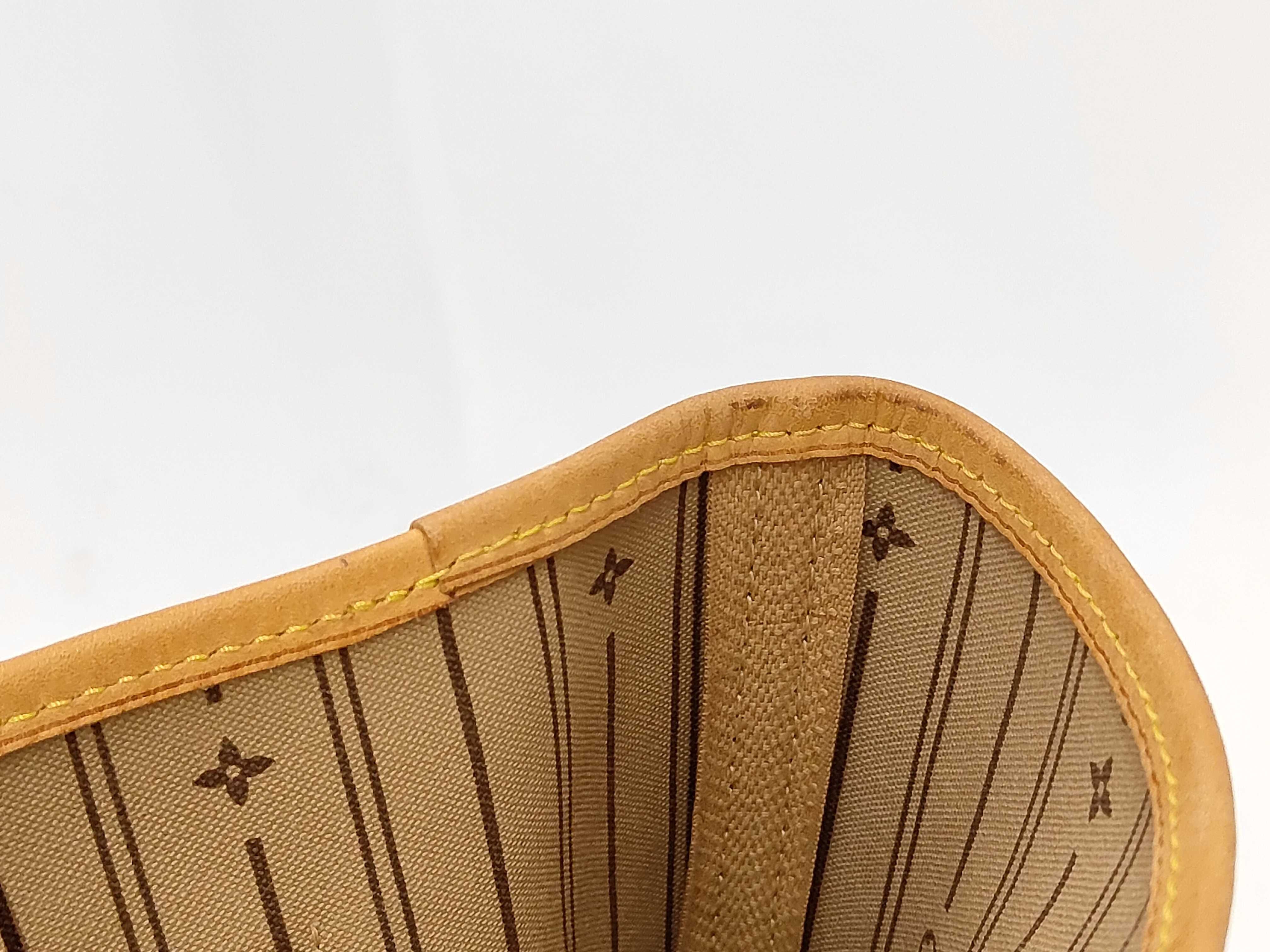 Monogram — view 10