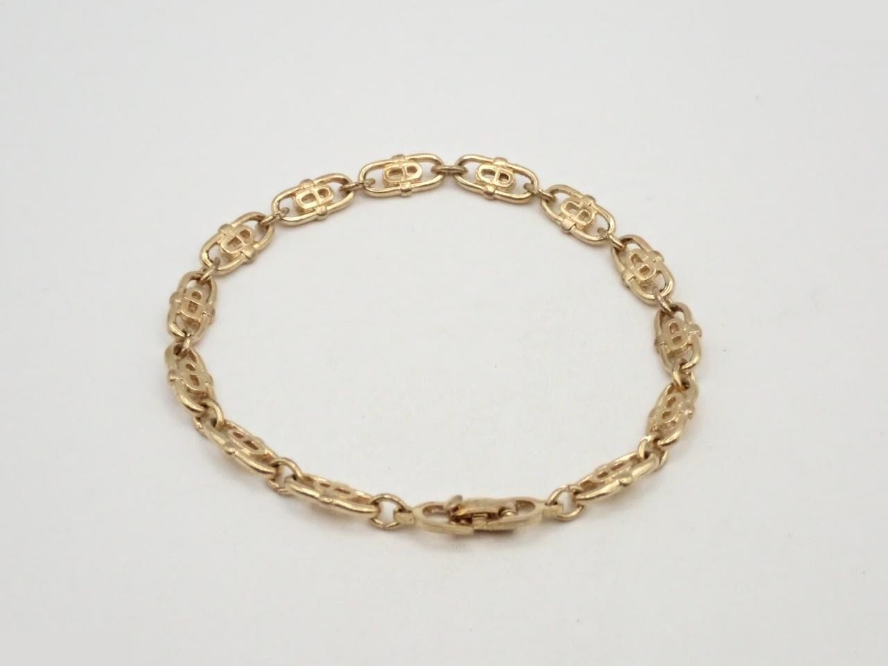 Other lines: Precious metal bracelets and bangles (metal), wrist circumference approximately 18 cm. — view 2