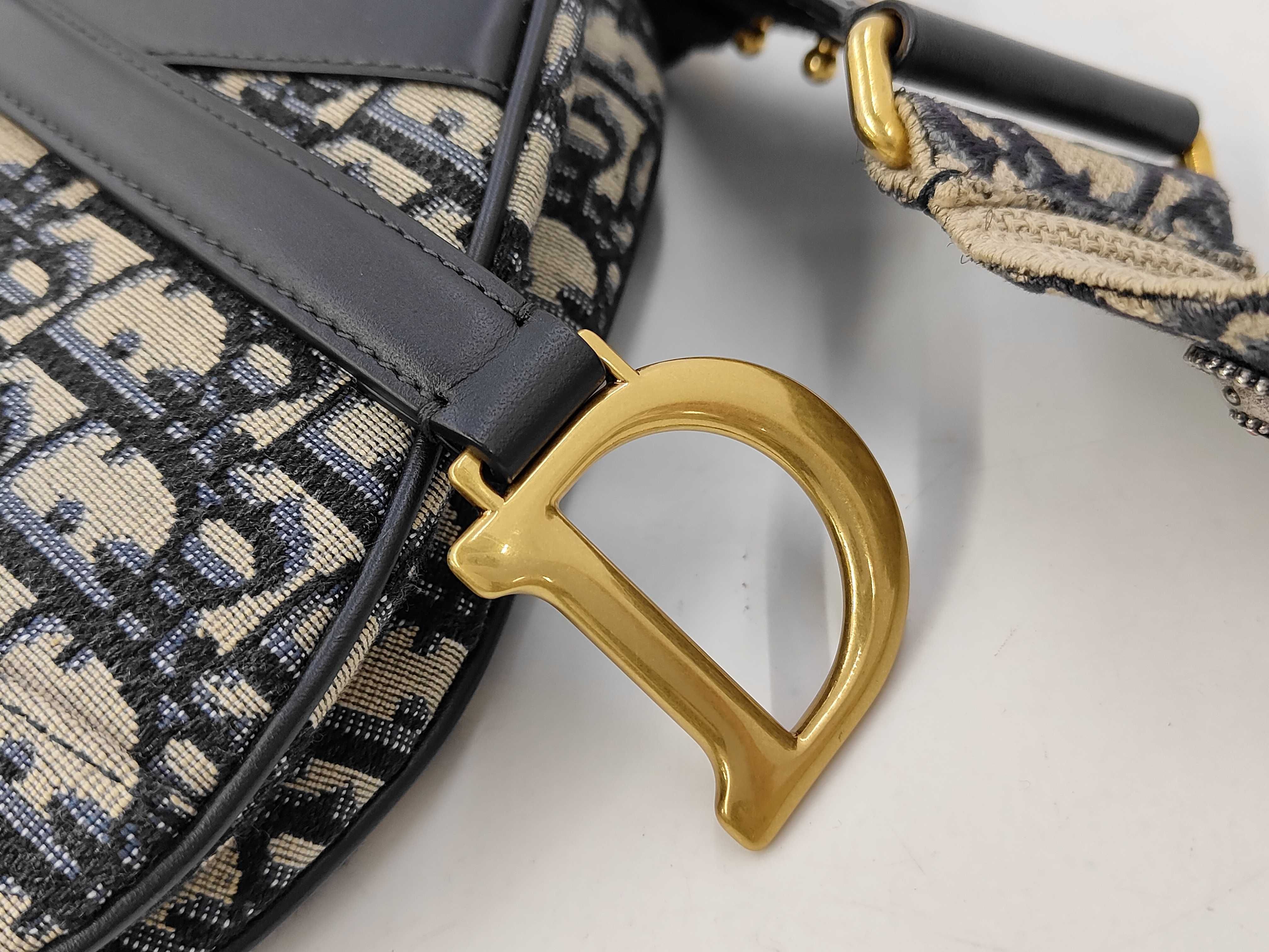 Christian Oblique Saddle Bag Navy Shoulder Bag — view 12