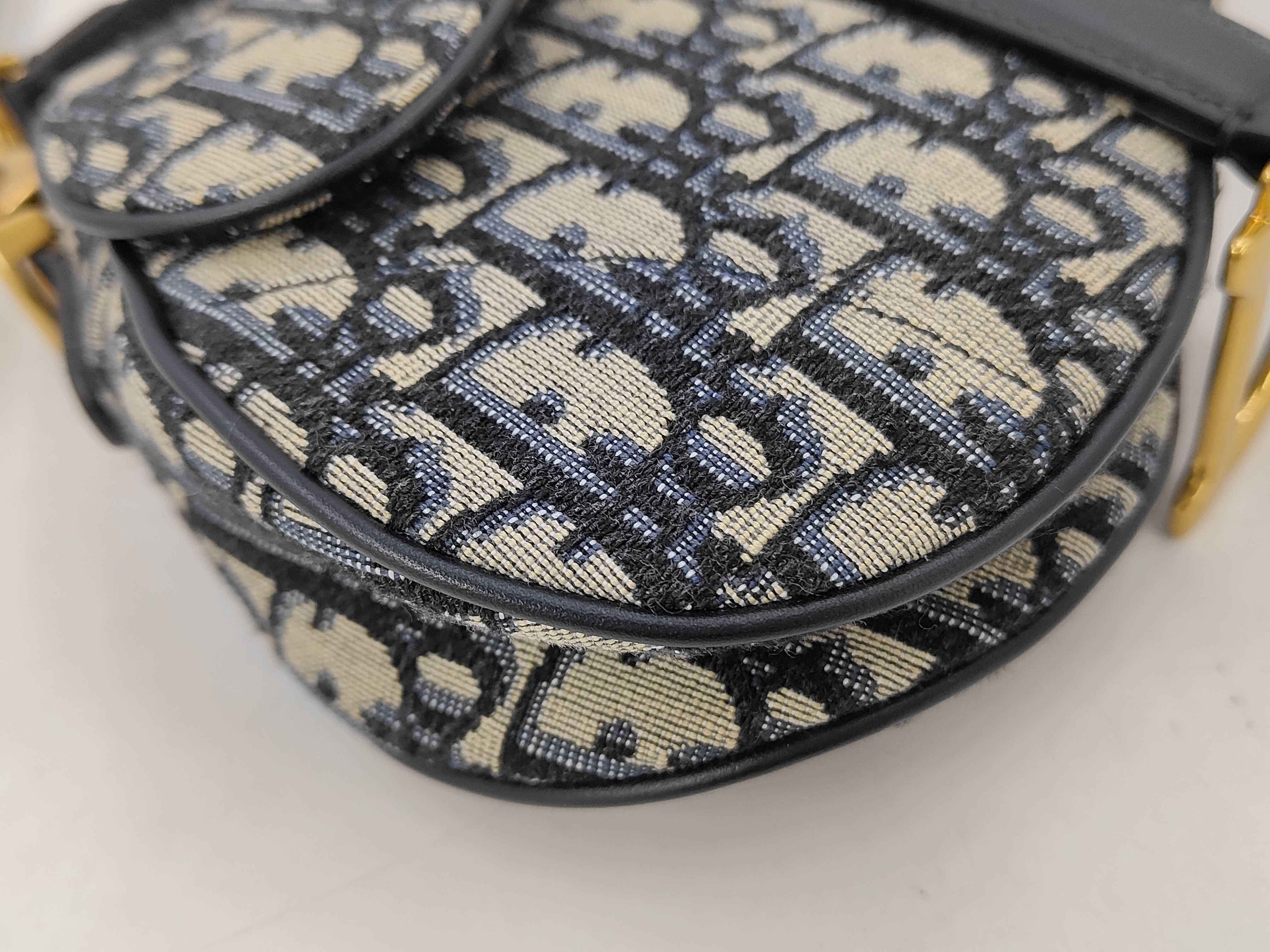 Christian Oblique Saddle Bag Navy Shoulder Bag — view 4