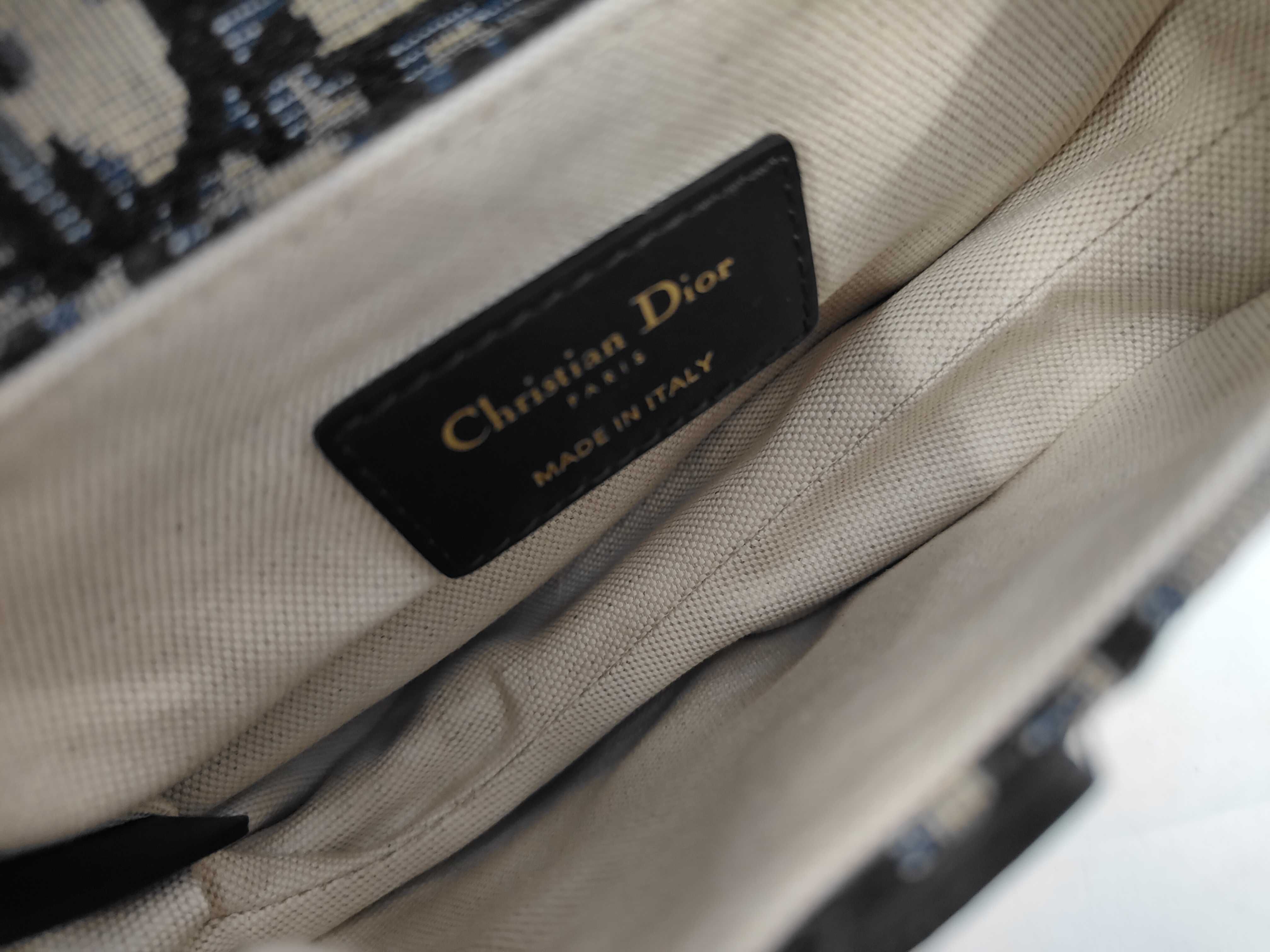Christian Oblique Saddle Bag Navy Shoulder Bag — view 10