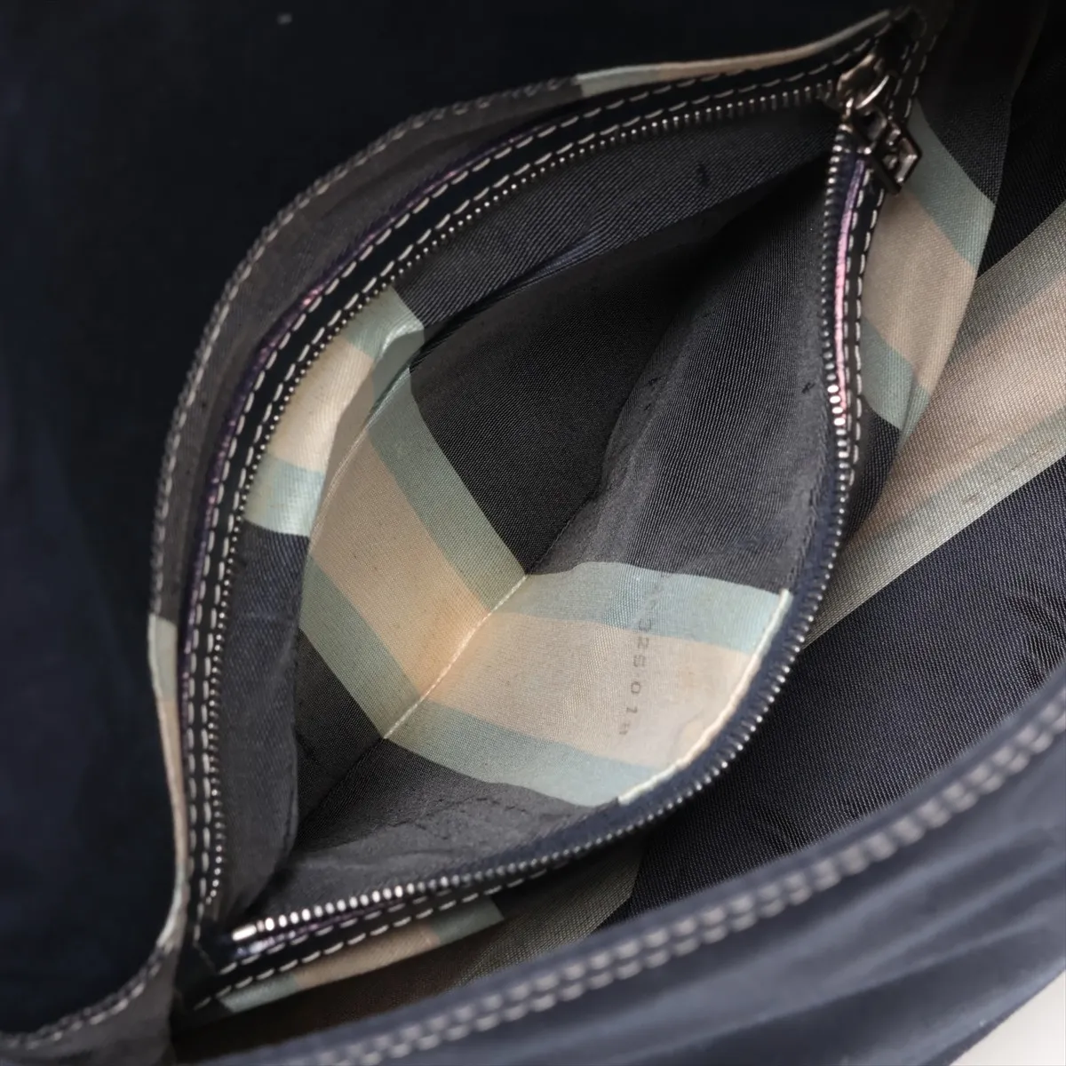 Mamma Bucket Denim Shoulder Bag, Blue, No screws or hardware on the clasp. — view 8