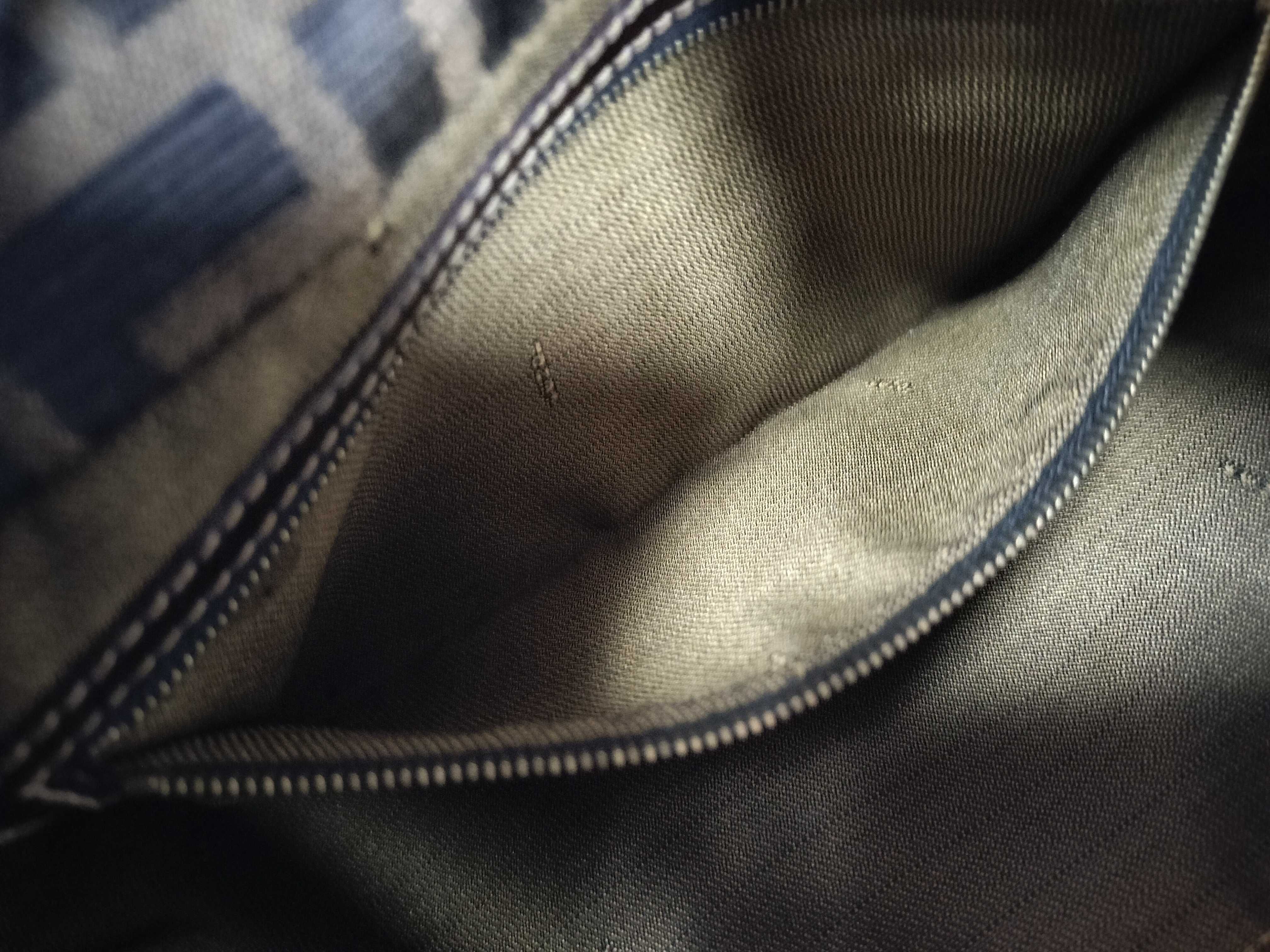 Mamma Fendi Mamma Bucket Shoulder Bag — view 14