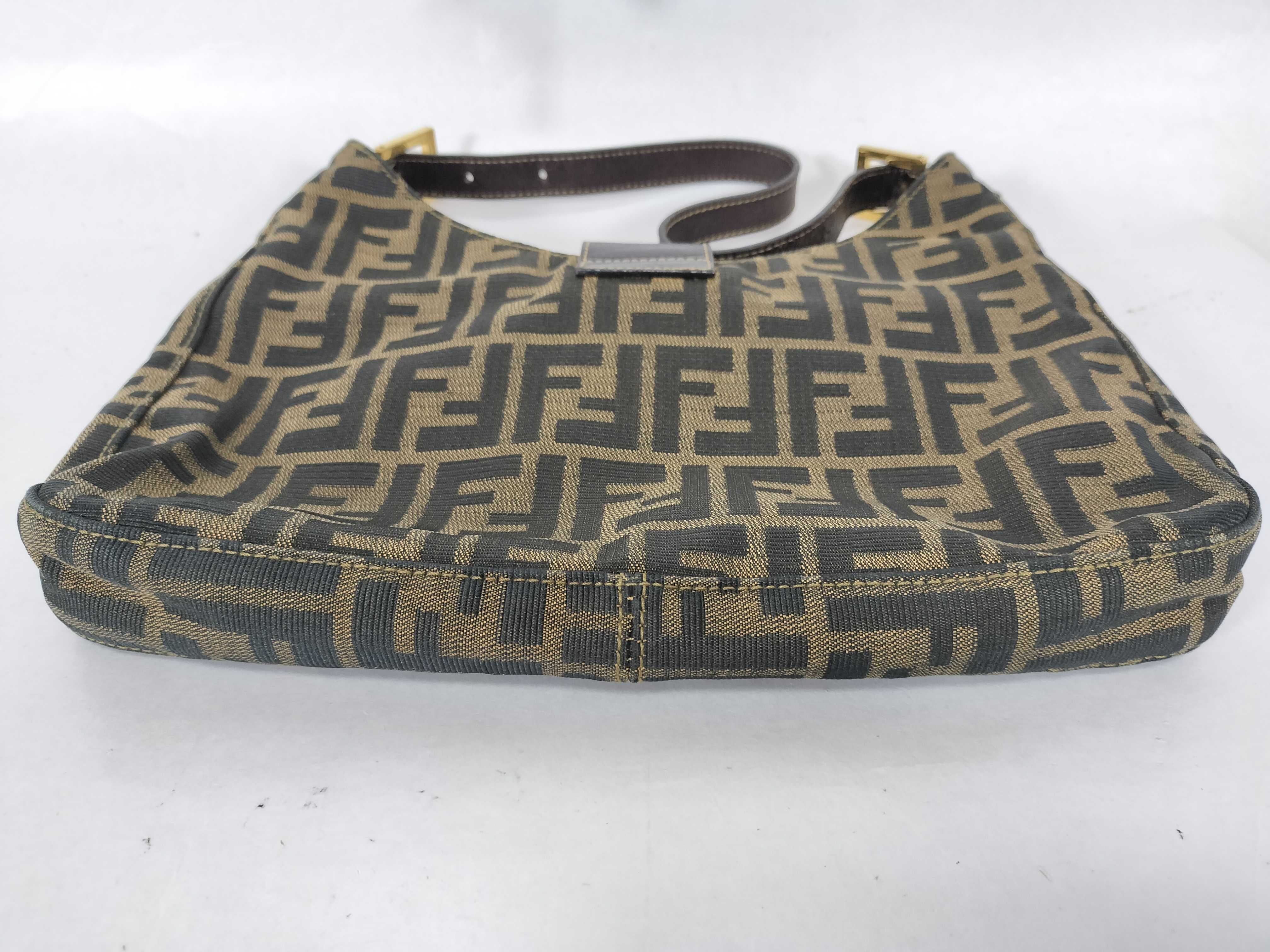 Mamma Fendi Mamma Bucket Shoulder Bag — view 7