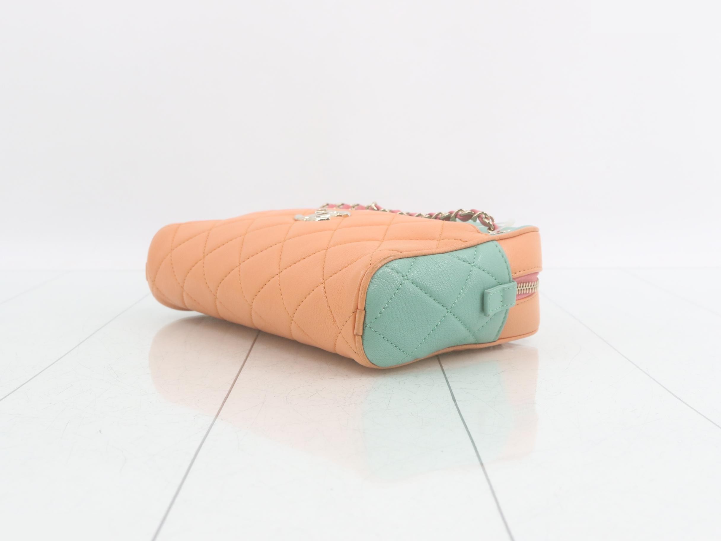 Matelassé (Bag) - Chain Shoulder Bag - Coco Mark - Multicolor — view 6