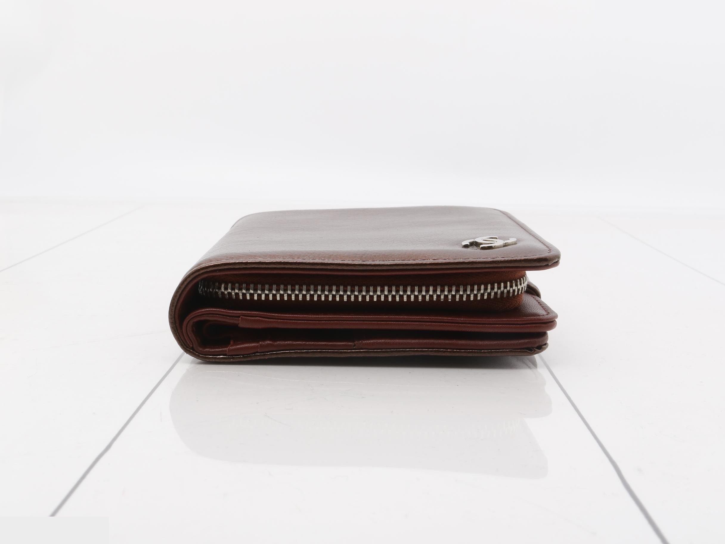 Bi-fold wallet — view 3