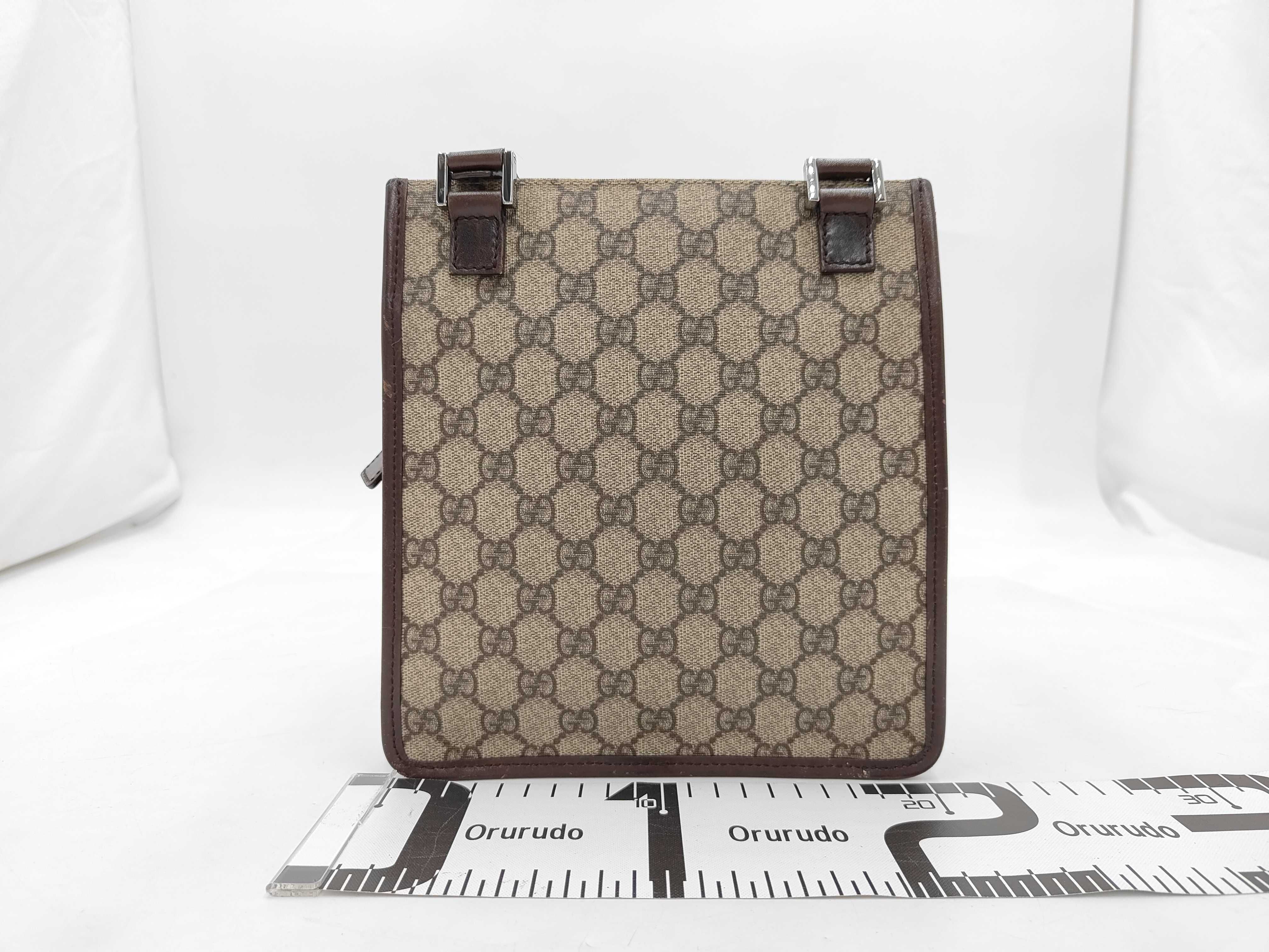 GG Supreme Shoulder Bag — view 2