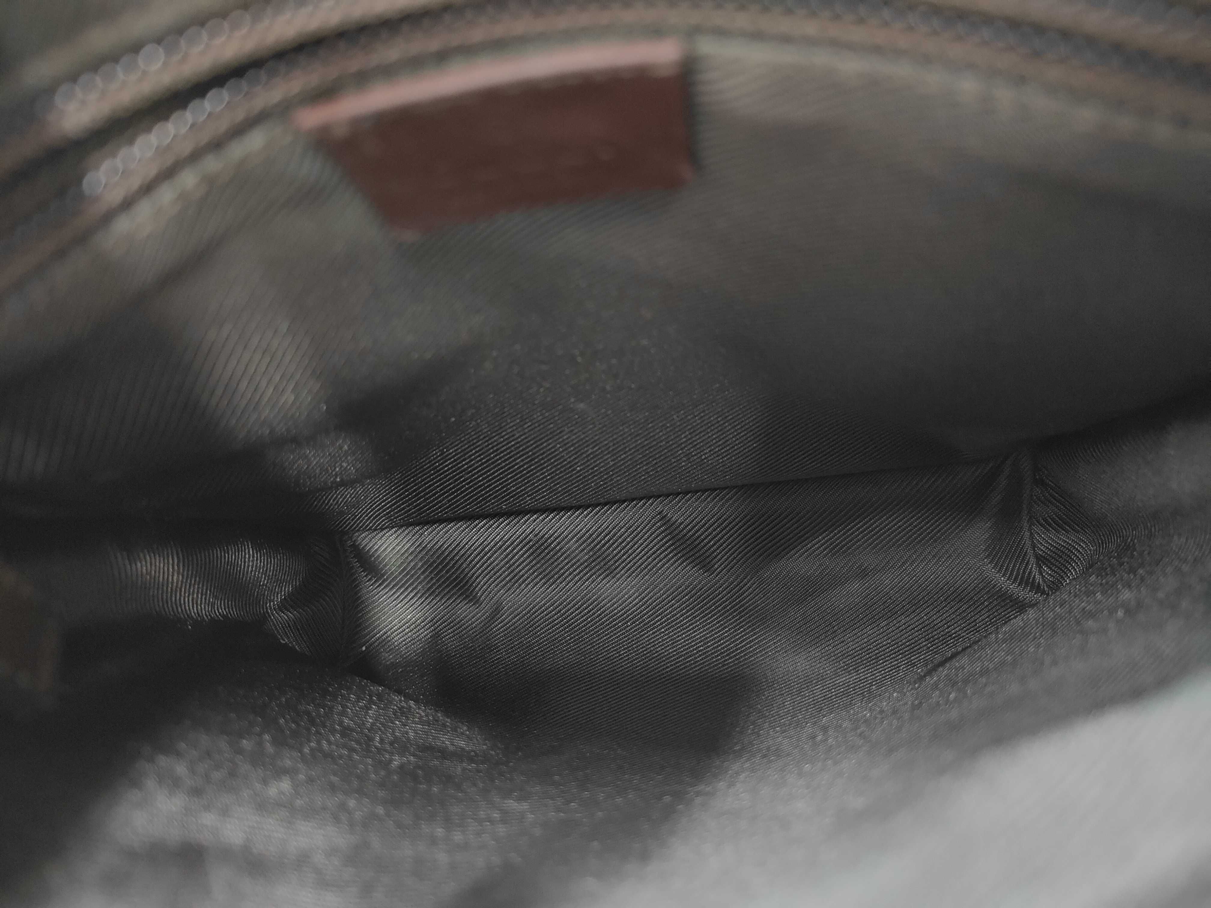 GG Supreme Shoulder Bag — view 7
