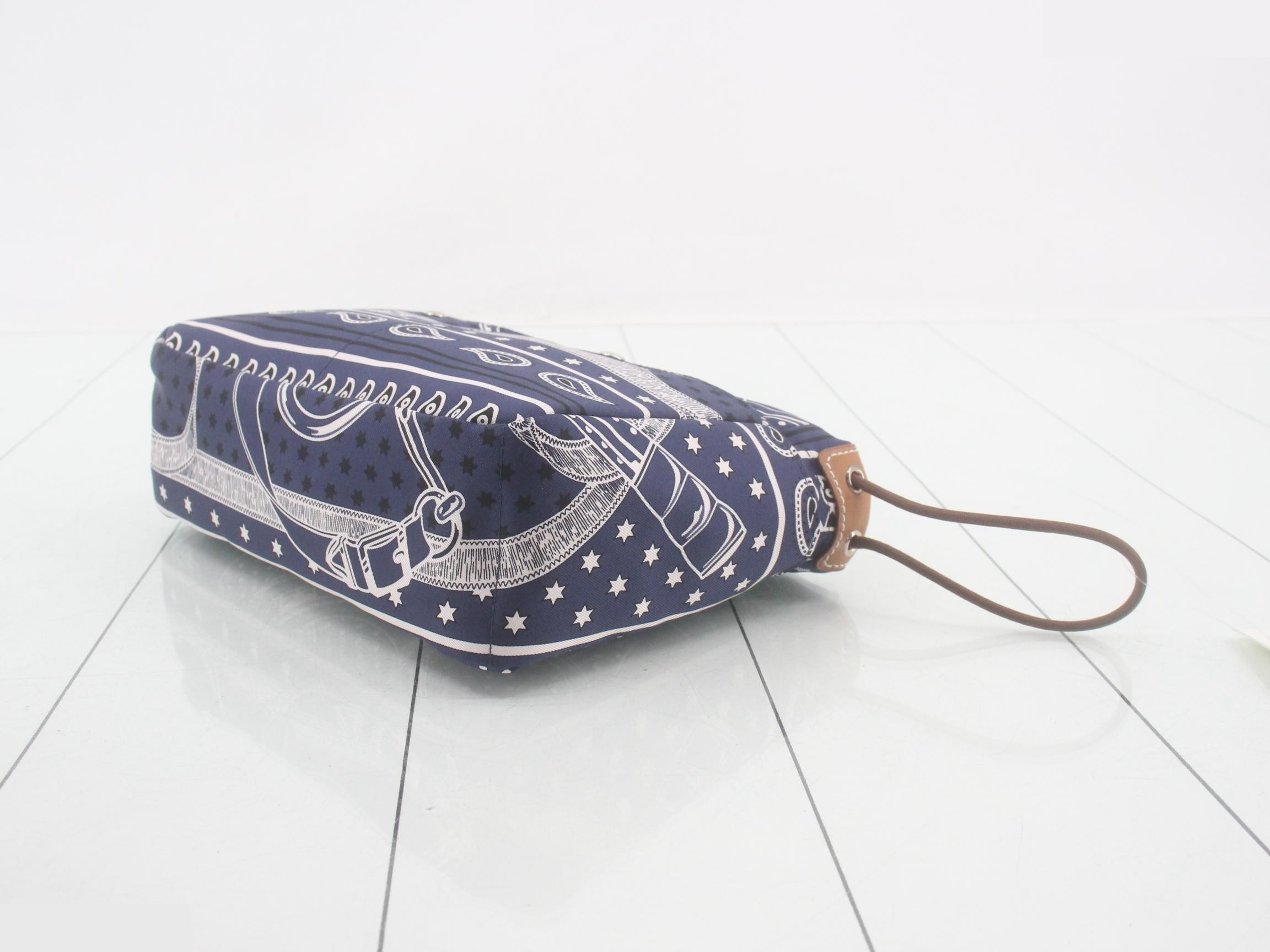Fourbi 25 Apron d'Or Silk Bag-in-Pouch — view 6