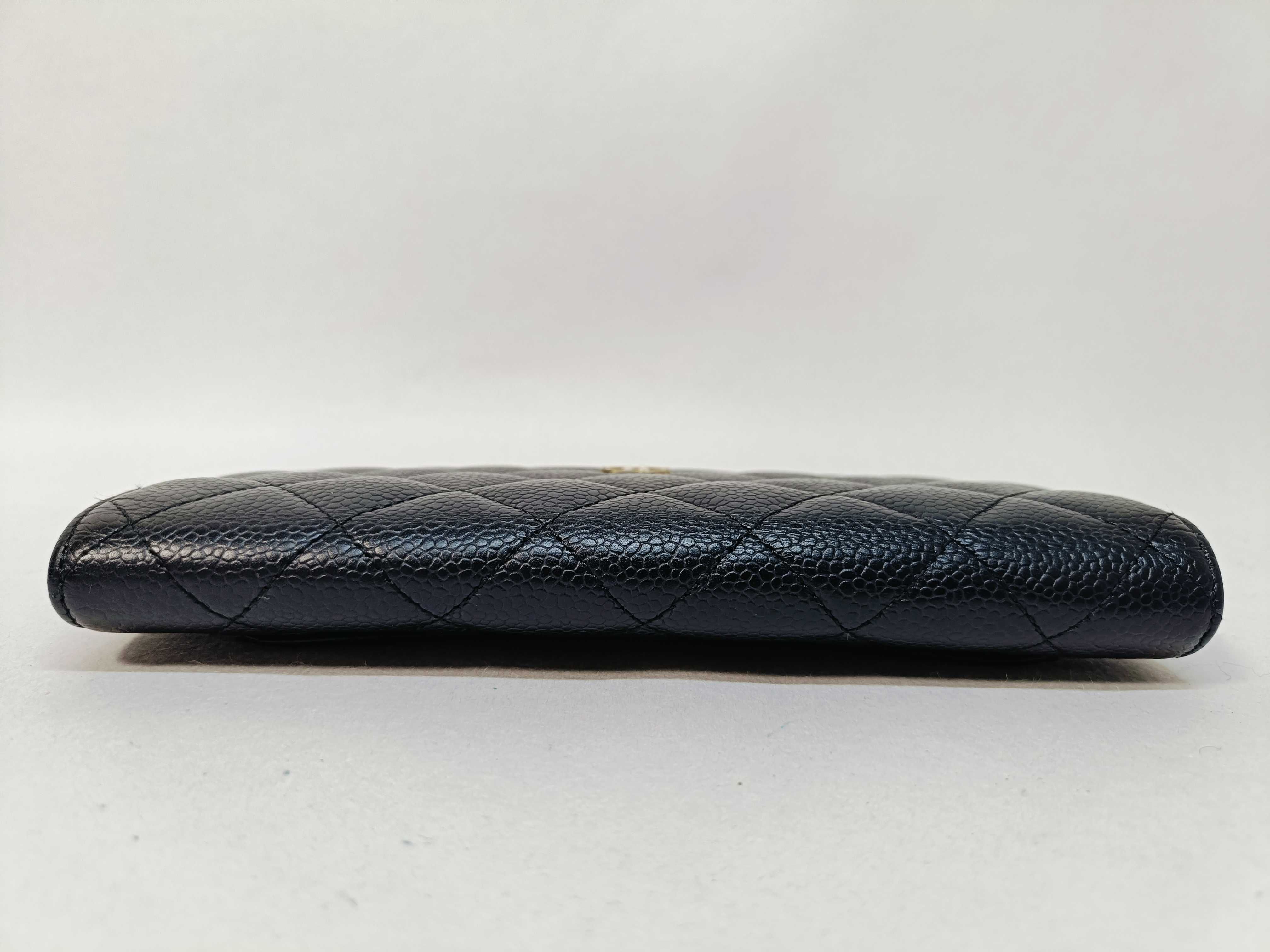 Caviar Skin Matelassé Bi-fold Wallet — view 5