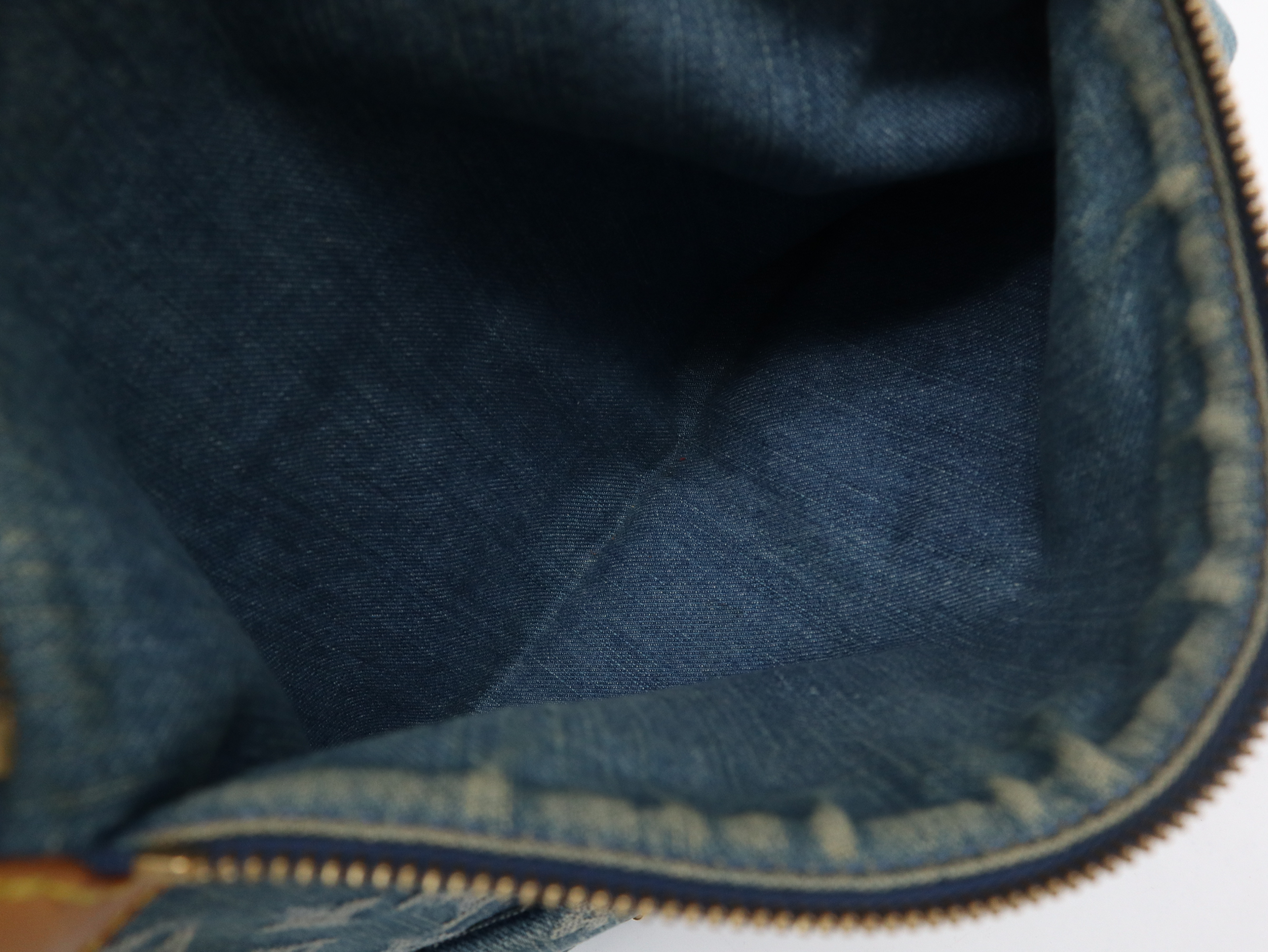 M95048 Monogram Denim Baggy GM Shoulder Bag — view 12
