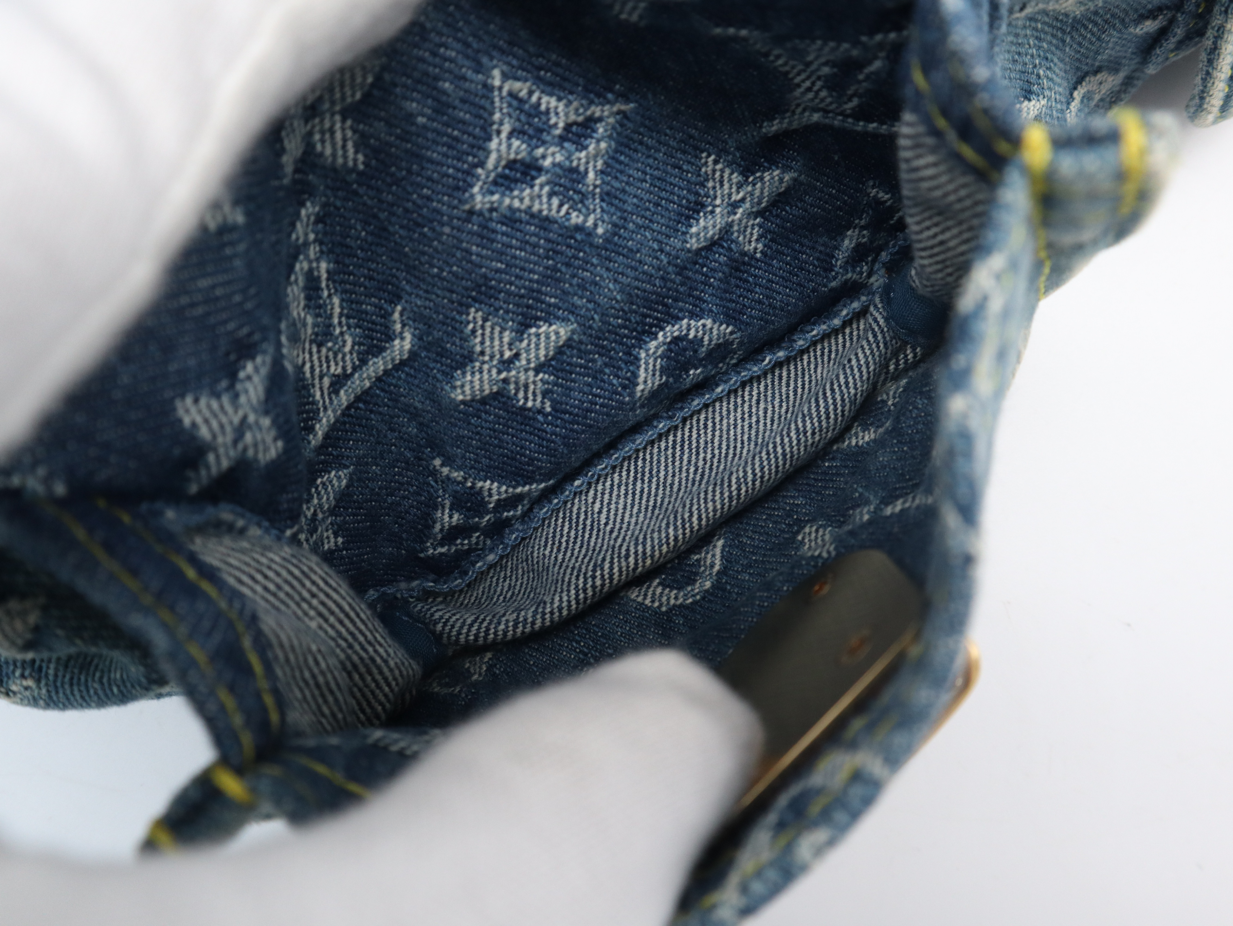 M95048 Monogram Denim Baggy GM Shoulder Bag — view 13