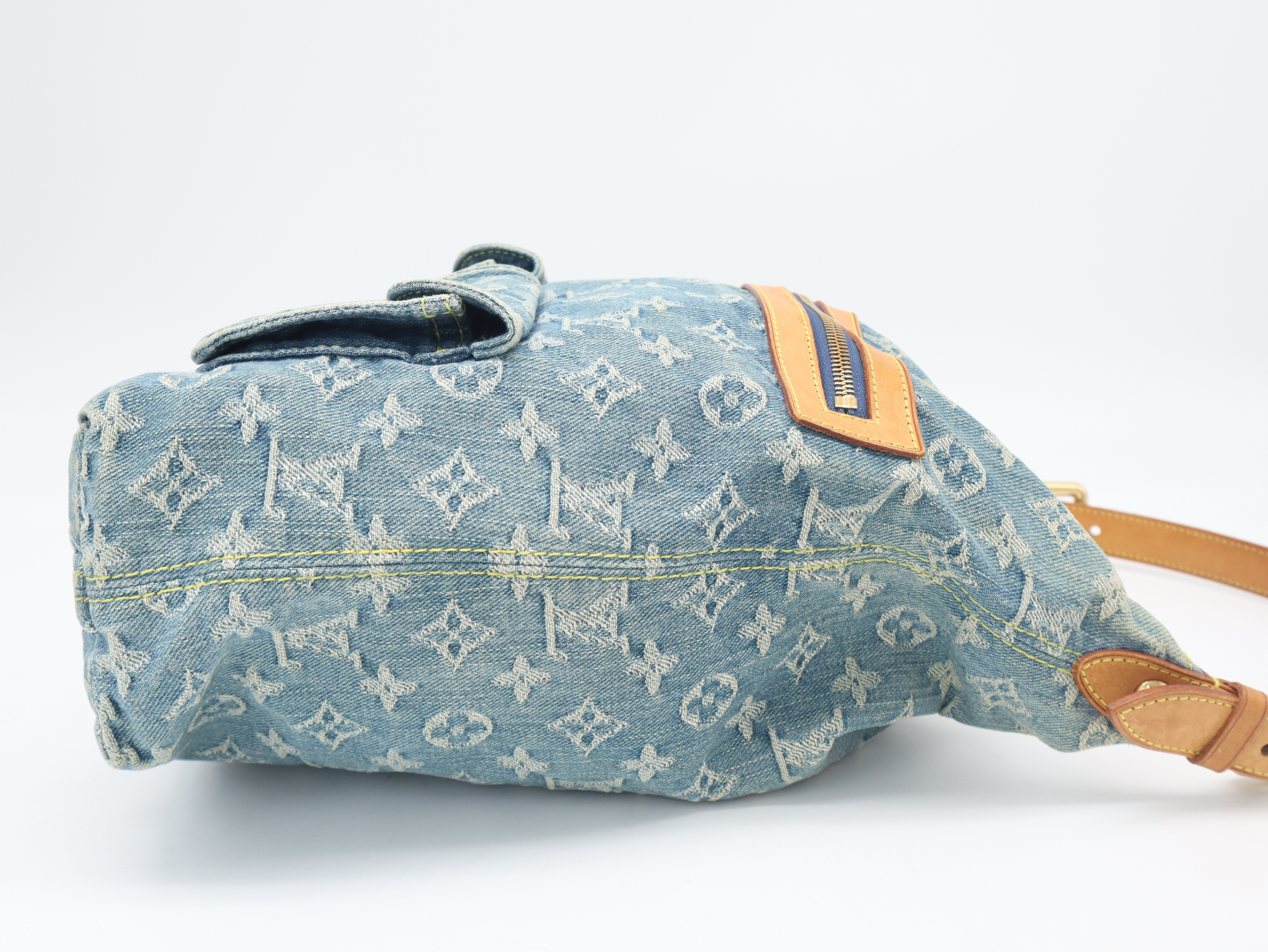 M95048 Monogram Denim Baggy GM Shoulder Bag — view 4