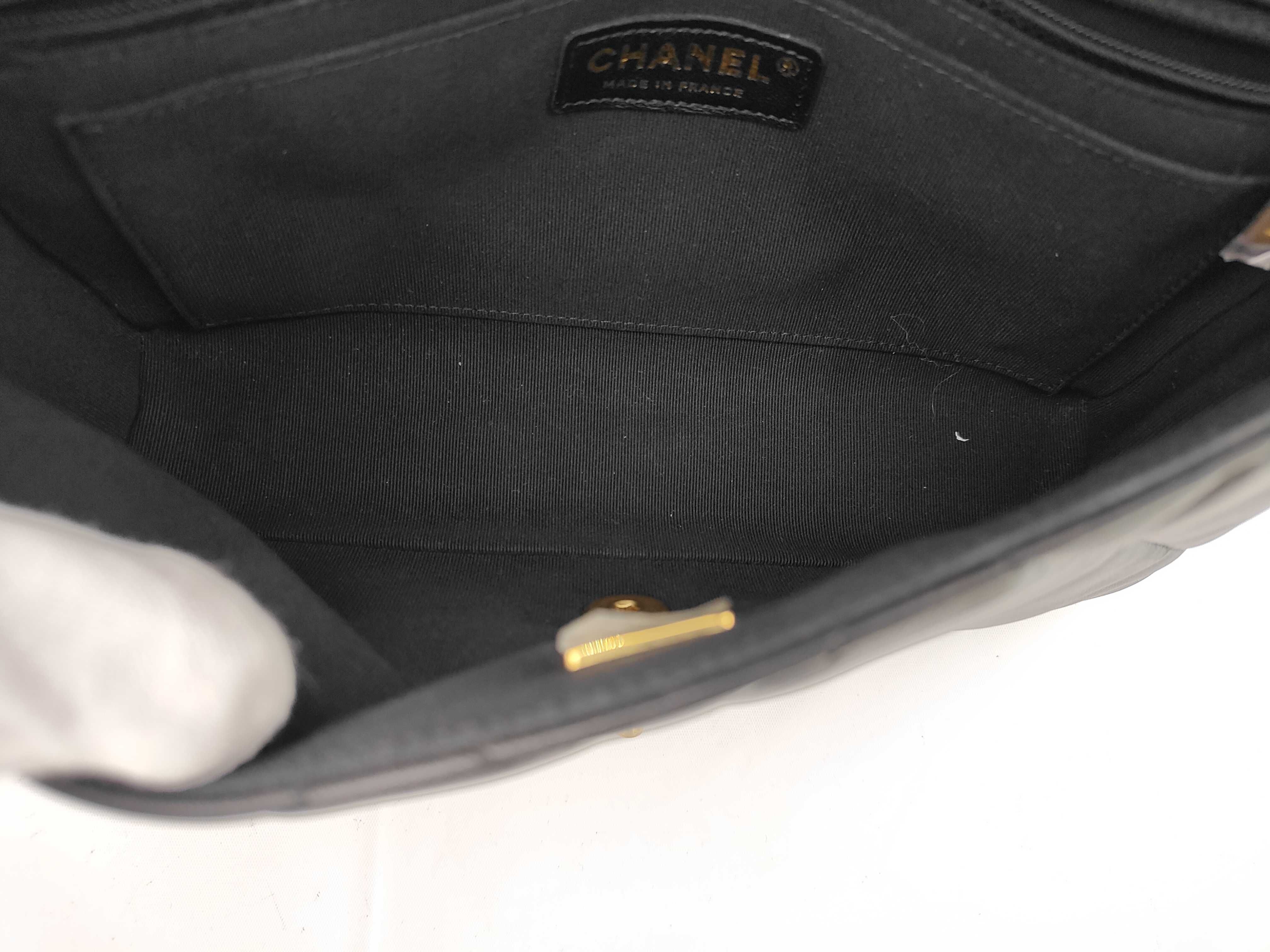 Matelassé Chain Shoulder Bag, Lambskin, Black, Pearl — view 9