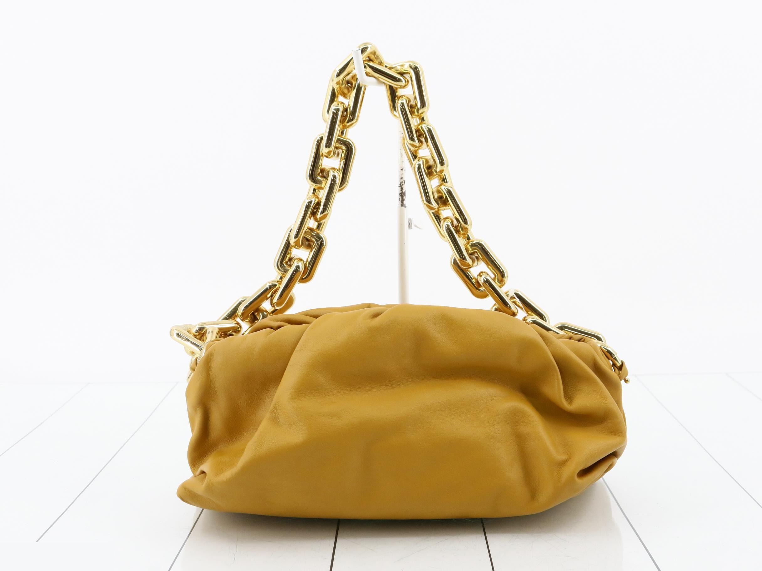The Chain Pouch Leather Chain One-Shoulder Bag (Yellow)