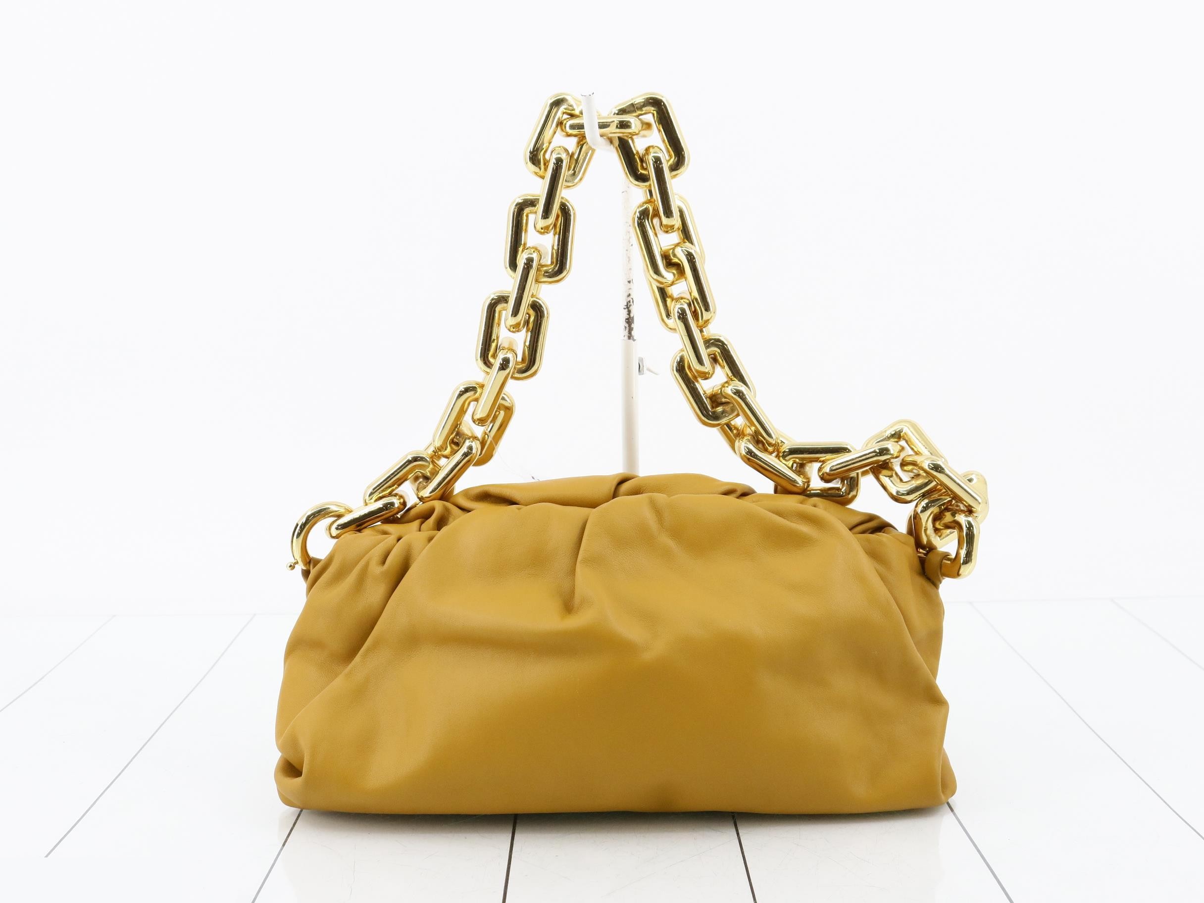 The Chain Pouch Leather Chain One-Shoulder Bag (Yellow) — view 2