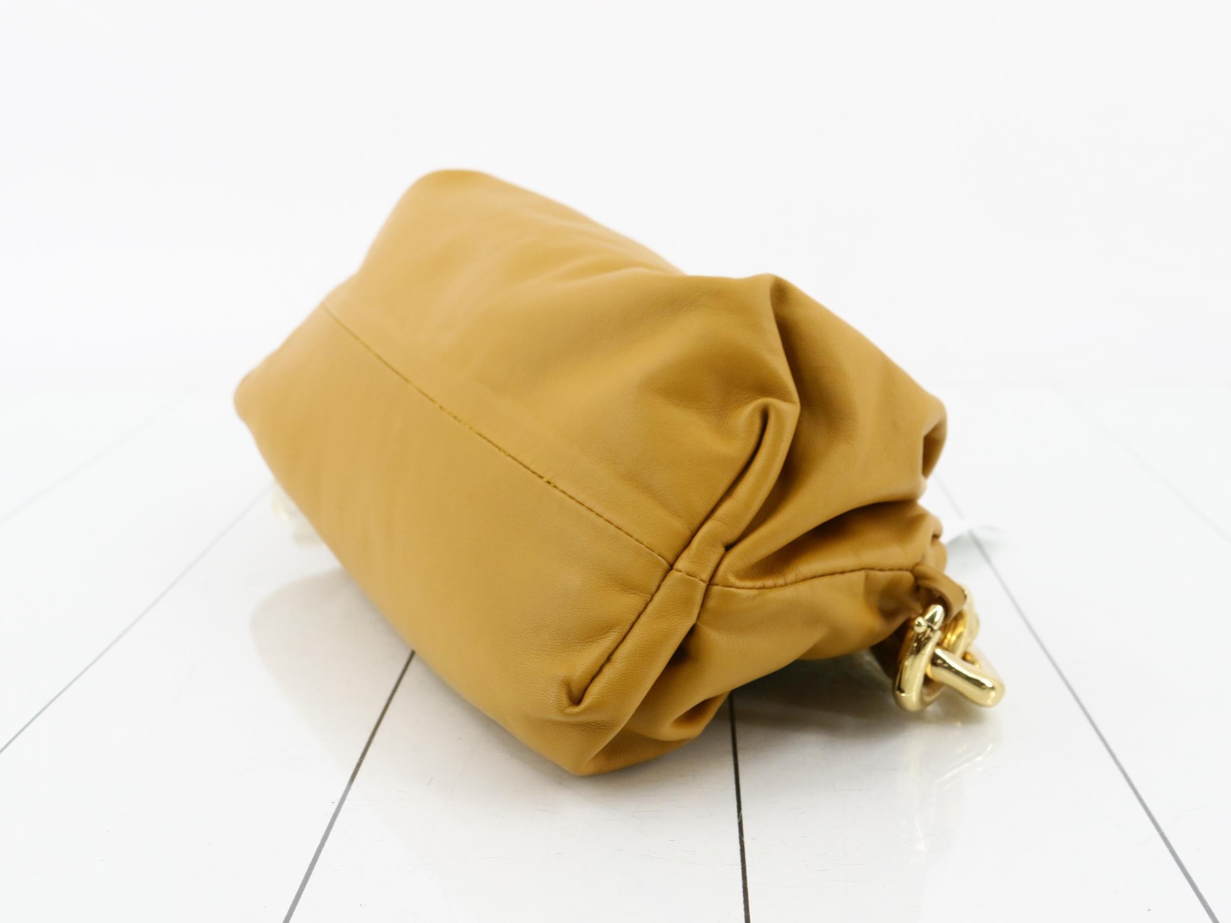 The Chain Pouch Leather Chain One-Shoulder Bag (Yellow) — view 6