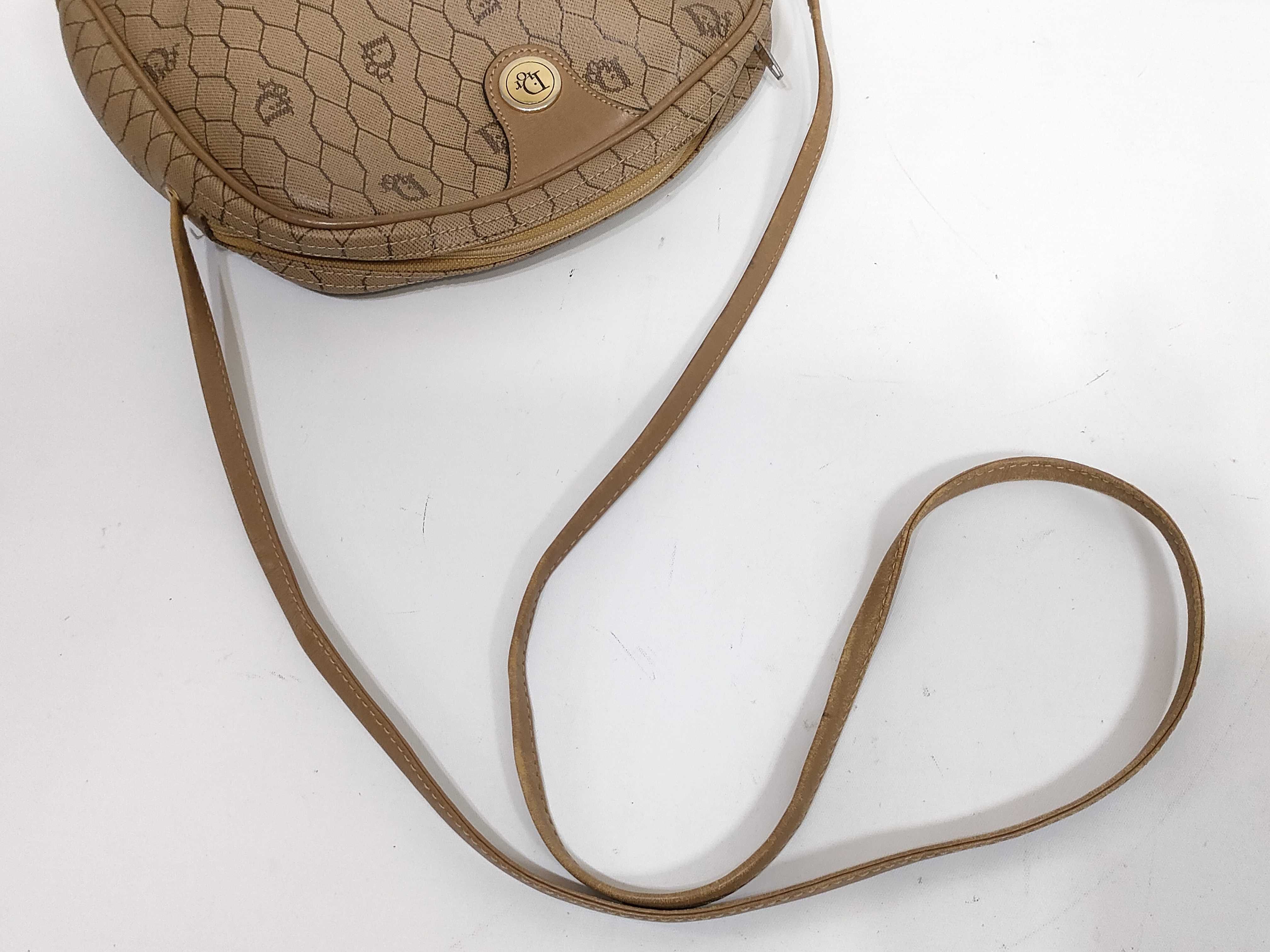 Honeycomb Pattern Shoulder Bag — view 3